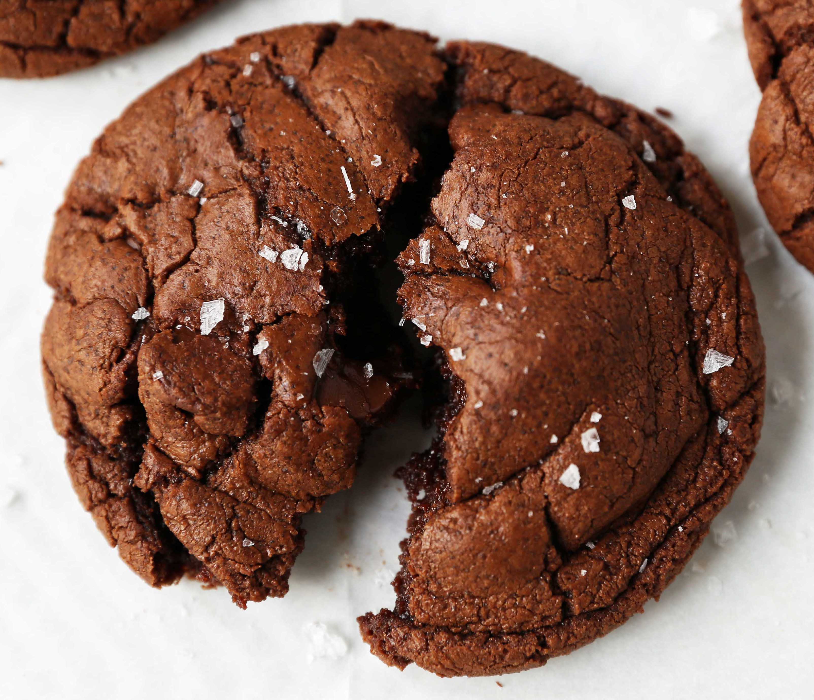 Chocolate Brownie Cookies. Rich, decadent triple chocolate cookies are so decadent. The perfect chocolate brownie cookie recipe! www.modernhoney.com #chocolatebrowniecookies #browniecookies #chocolatecookies 