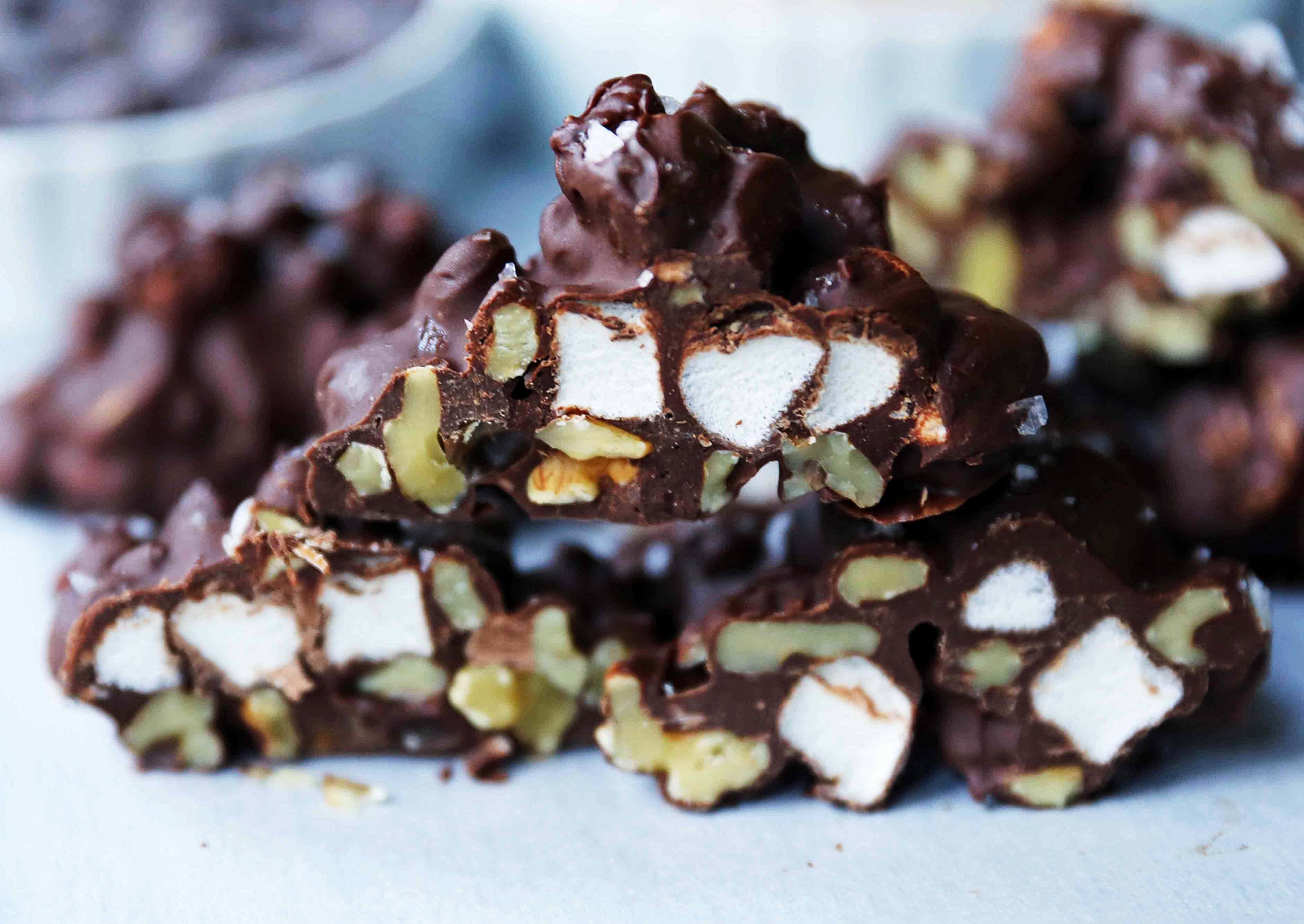 Rocky Road Candy Clusters. Easy no-bake 5-ingredients rocky road clusters made with chocolate, butterscotch, walnuts, and marshmallows. Microwave 5-ingredient Christmas candy recipe. www.modernhoney.com #chocolate #microwavecandy #5ingredients #christmascandy #rockyroad #rockyroadcandy #rockyroadclusters #chocolatemarshmallow