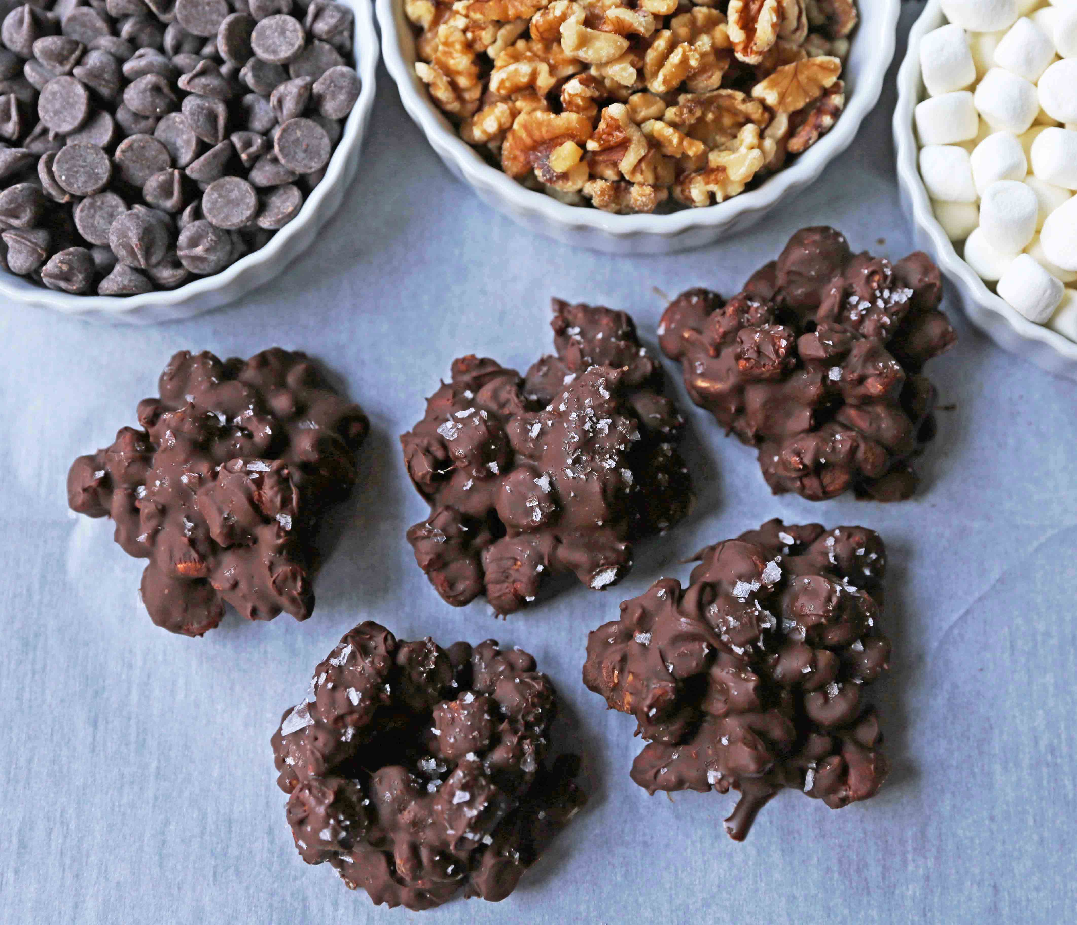 Rocky Road Candy Clusters. Easy no-bake 5-ingredients rocky road clusters made with chocolate, butterscotch, walnuts, and marshmallows. Microwave 5-ingredient Christmas candy recipe. www.modernhoney.com #chocolate #microwavecandy #5ingredients #christmascandy #rockyroad #rockyroadcandy #rockyroadclusters #chocolatemarshmallow