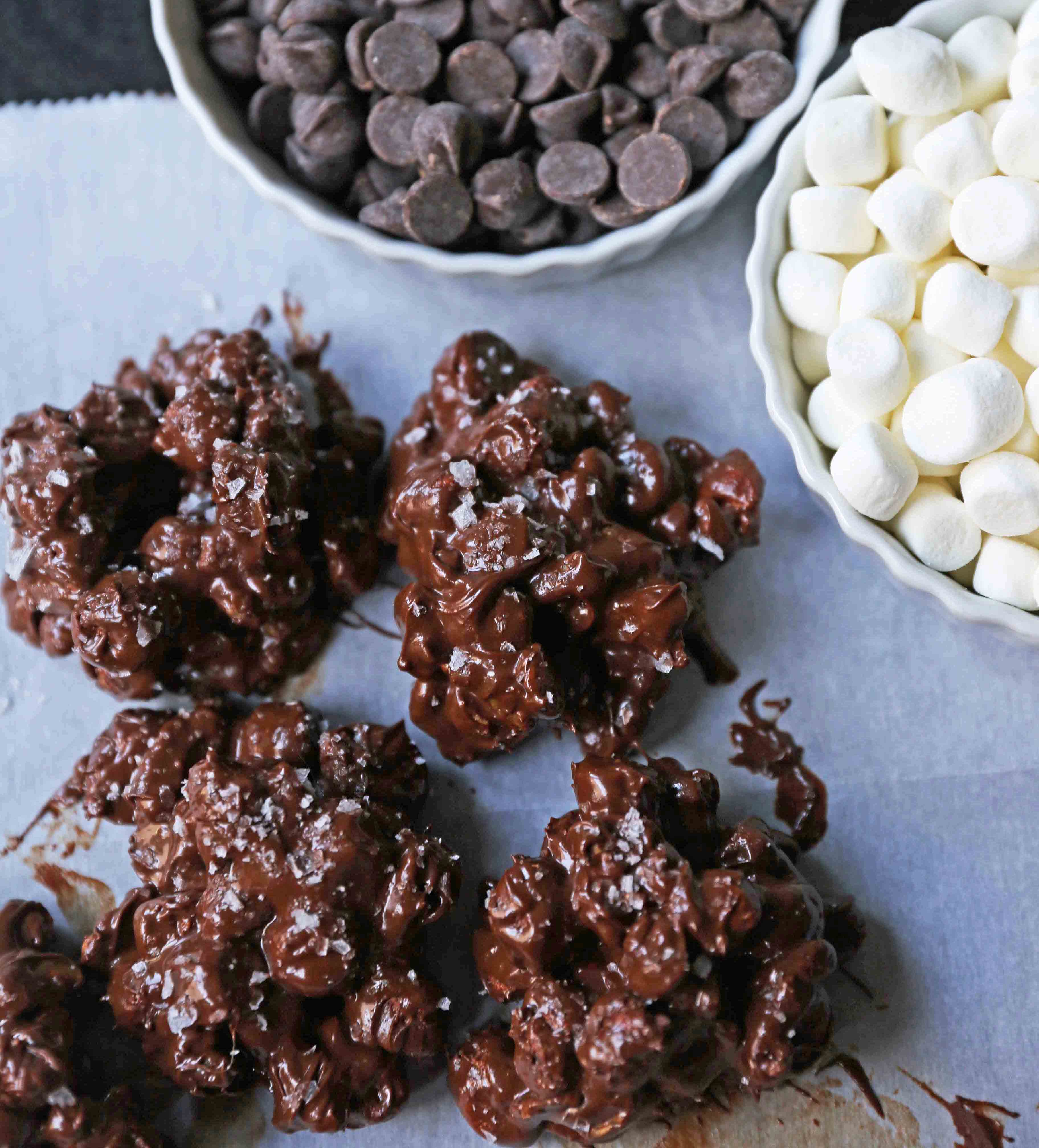 Rocky Road Candy Clusters. Easy no-bake 5-ingredients rocky road clusters made with chocolate, butterscotch, walnuts, and marshmallows. Microwave 5-ingredient Christmas candy recipe. www.modernhoney.com #chocolate #microwavecandy #5ingredients #christmascandy #rockyroad #rockyroadcandy #rockyroadclusters #chocolatemarshmallow