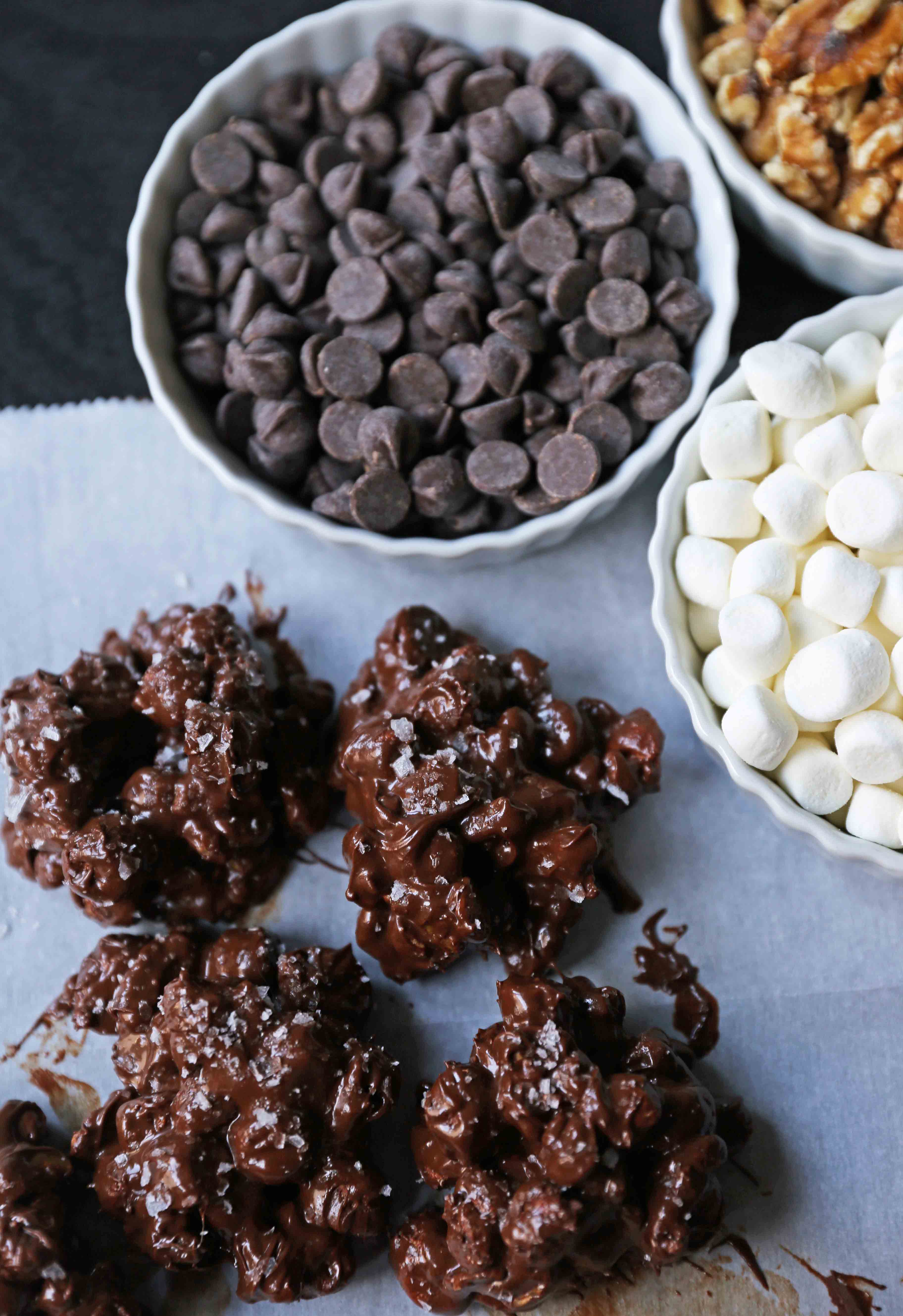 Rocky Road Candy Clusters. Easy no-bake 5-ingredients rocky road clusters made with chocolate, butterscotch, walnuts, and marshmallows. Microwave 5-ingredient Christmas candy recipe. www.modernhoney.com #chocolate #microwavecandy #5ingredients #christmascandy #rockyroad #rockyroadcandy #rockyroadclusters #chocolatemarshmallow