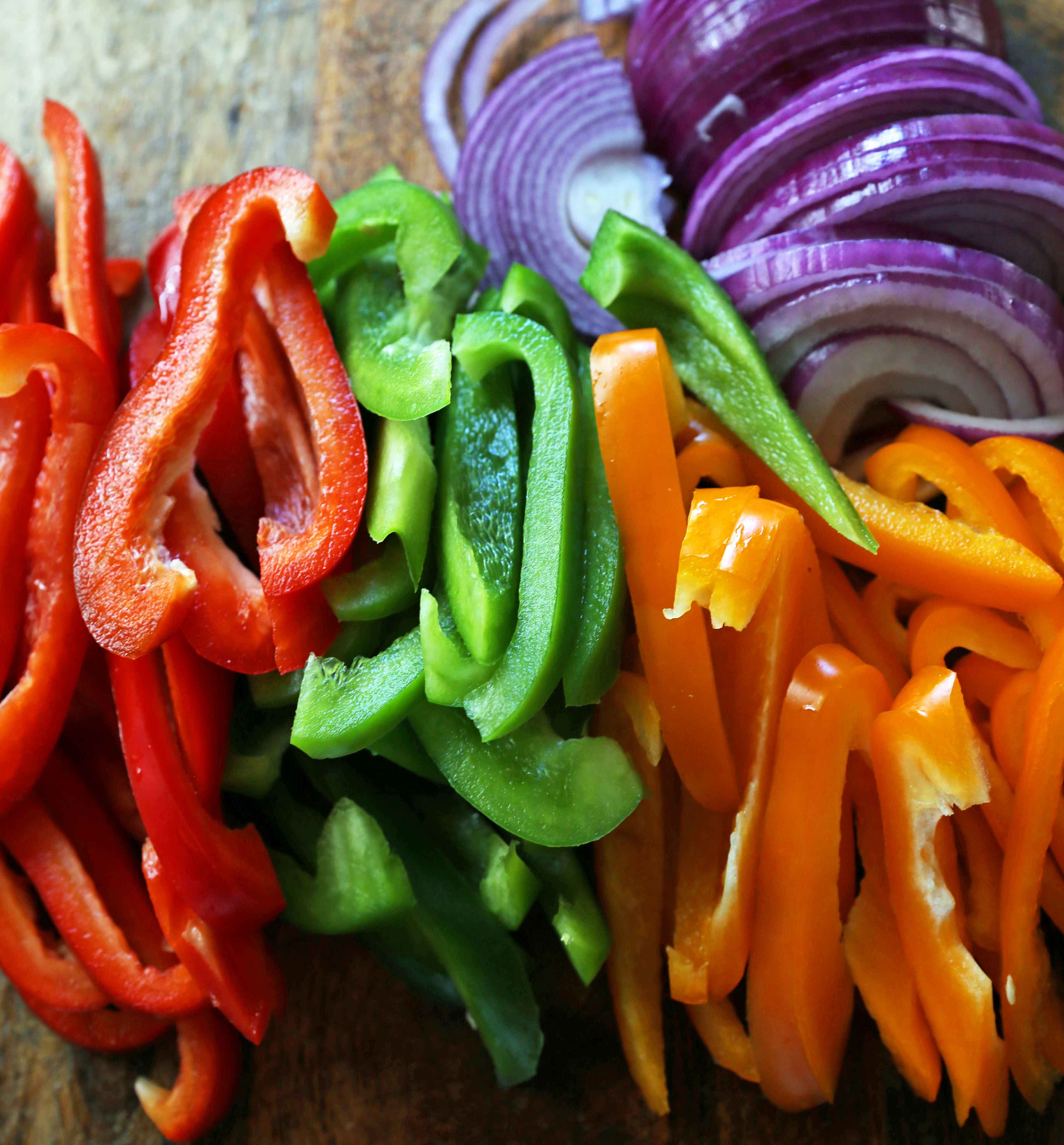 The Best Chicken Fajitas Recipe. Flavorful, juicy, seasoned chicken fajitas with sauteed onions and peppers.  The perfect chicken fajitas recipe! www.modernhoney.com #chicken #chickenfajitas #fajitas #mexican #mexicanfood 