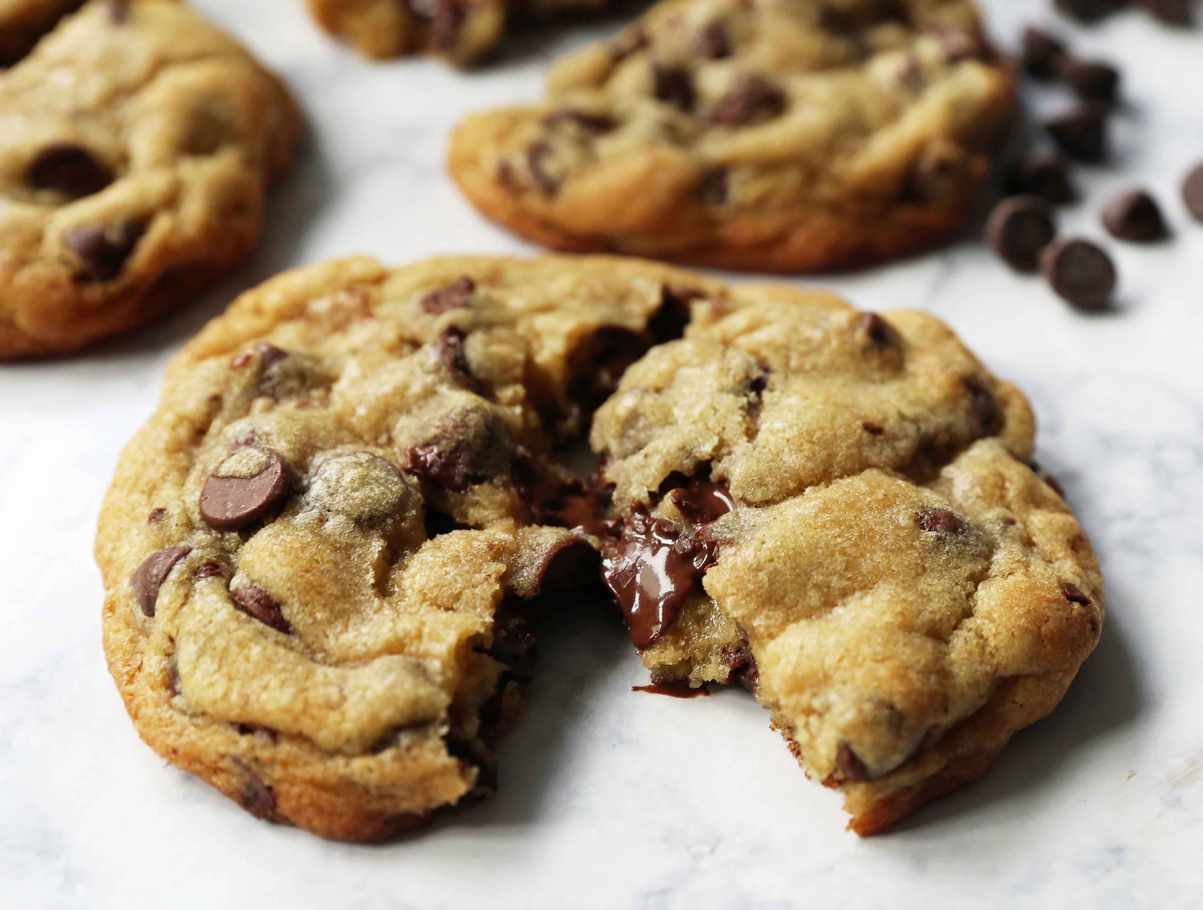 The BEST Chocolate Chip Cookie Recipe. How to make the best chocolate chip cookies in the world. These are hands down the most perfect chocolate chip cookies! Tips and tricks for making the best chocolate chip cookies. www.modernhoney.com #cookie #cookies #chocolatechipcookie #chocolatechipcookies #homemade #cookierecipe #bestchocolatechipcookies