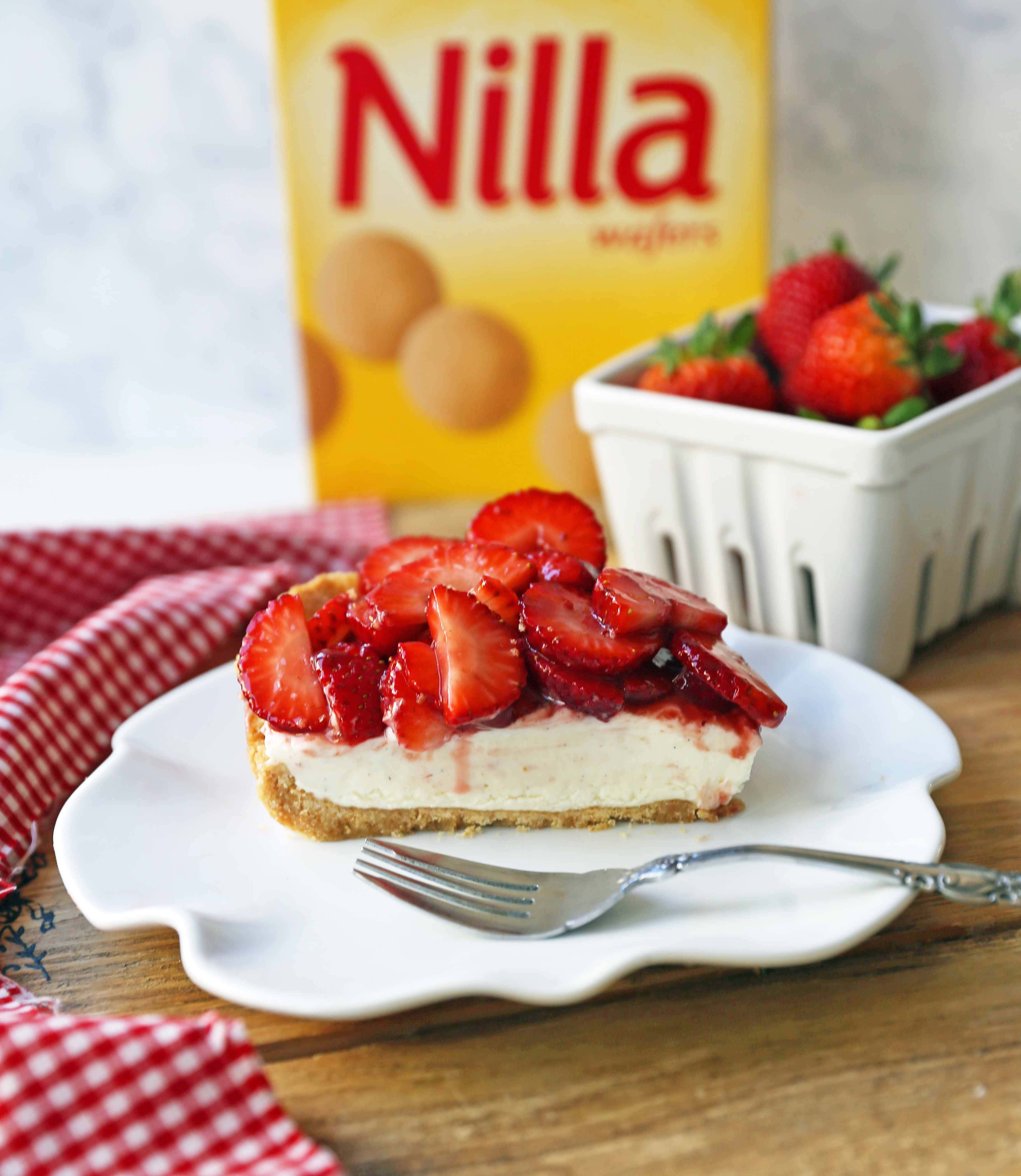 Strawberry Cream Cheese Pie. An easy sweet cream cheese pie with a buttery NILLA Wafer cookie crust and topped with glazed strawberries. The best strawberry pie! #strawberrypie #strawberries #pie #easter #easterdessert #creamcheesepie 