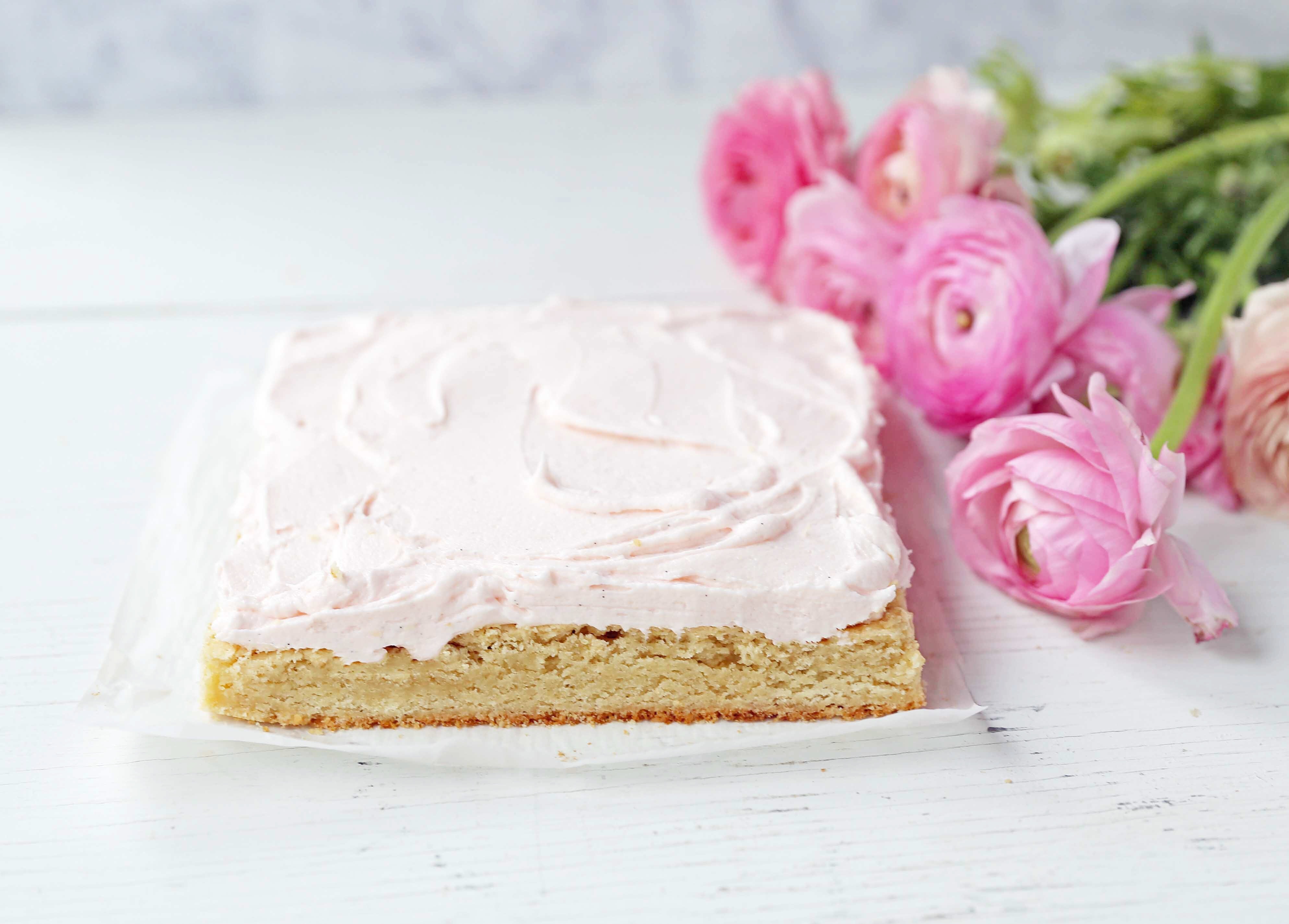 Sugar Cookie Bars. Soft and chewy sugar cookie bars with a sweet cream cheese frosting.  The perfect sugar cookie bar recipe! www.modernhoney.com #sugarcookiebars #frostedsugarcookiebars #sugarcookies 