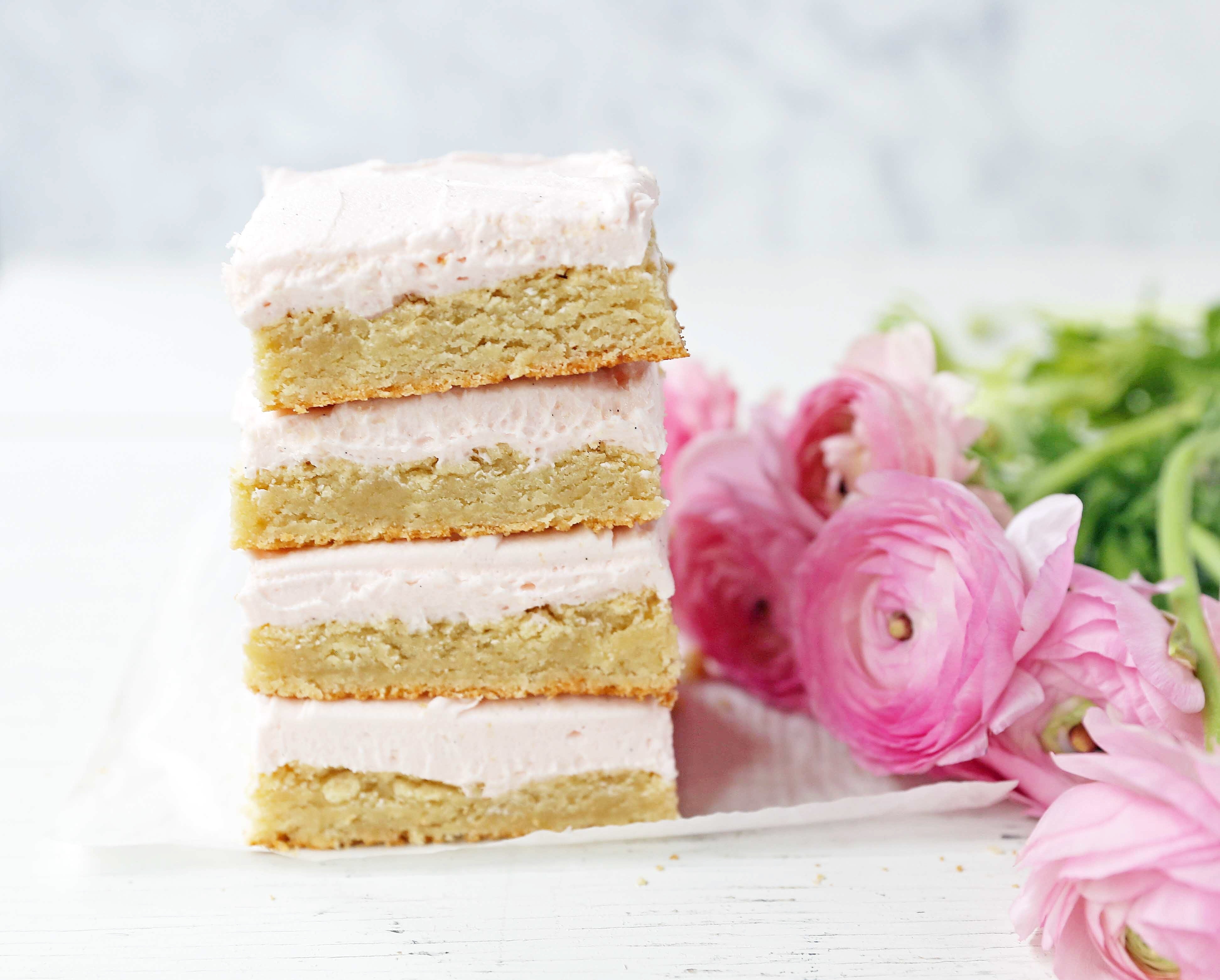 Sugar Cookie Bars. Soft and chewy sugar cookie bars with a sweet cream cheese frosting.  The perfect sugar cookie bar recipe! www.modernhoney.com #sugarcookiebars #frostedsugarcookiebars #sugarcookies 