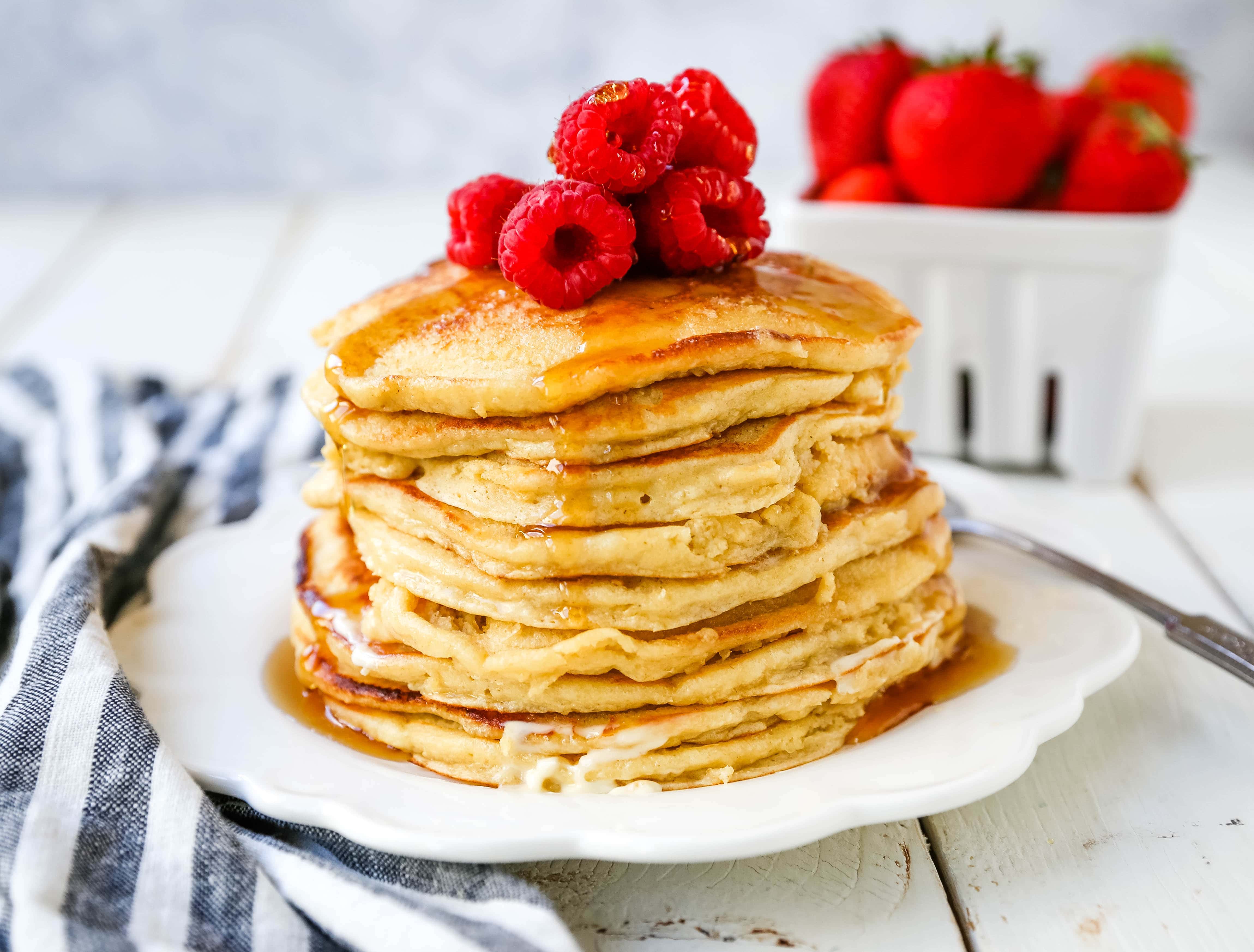 Cottage Cheese Pancakes High-protein gluten-free cottage cheese pancakes made a healthy, filling, delicious breakfast! www.modernhoney.com #breakfast #highprotein #protein #proteinrecipes #cottagecheesepancakes 