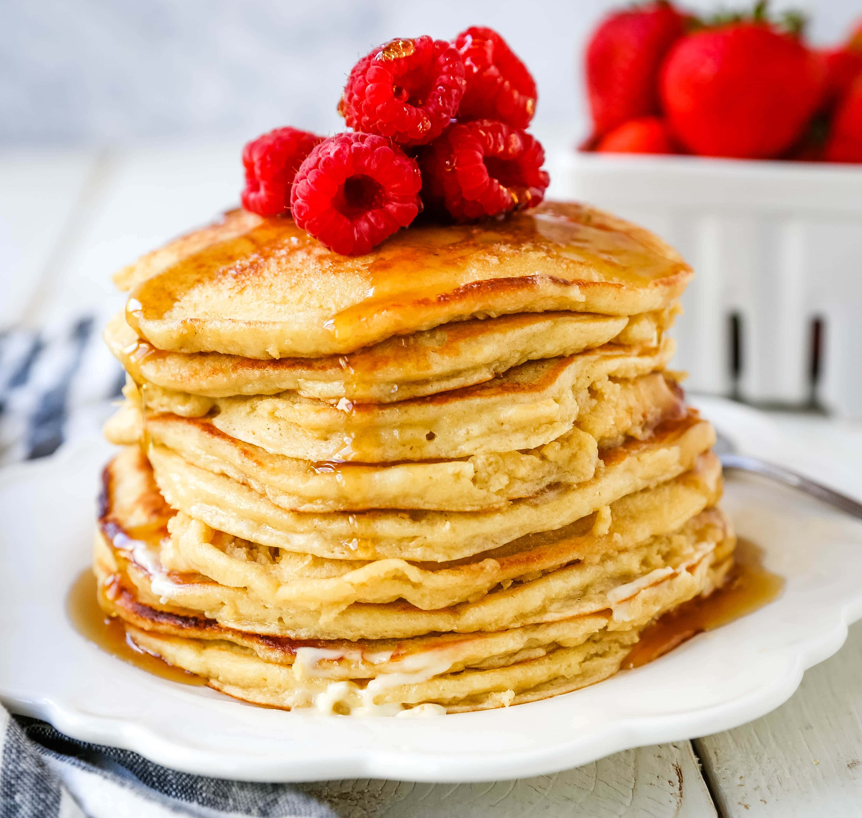 Cottage Cheese Pancakes High-protein gluten-free cottage cheese pancakes made a healthy, filling, delicious breakfast! www.modernhoney.com #breakfast #highprotein #protein #proteinrecipes #cottagecheesepancakes 