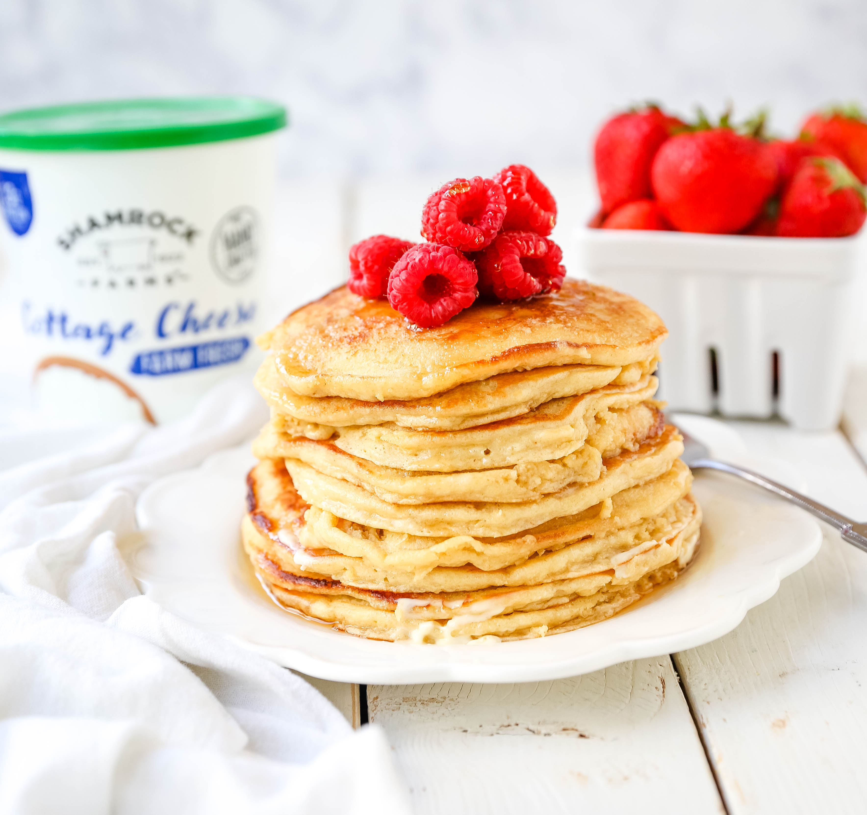 Cottage Cheese Pancakes High-protein gluten-free cottage cheese pancakes made a healthy, filling, delicious breakfast! www.modernhoney.com #breakfast #highprotein #protein #proteinrecipes #cottagecheesepancakes 