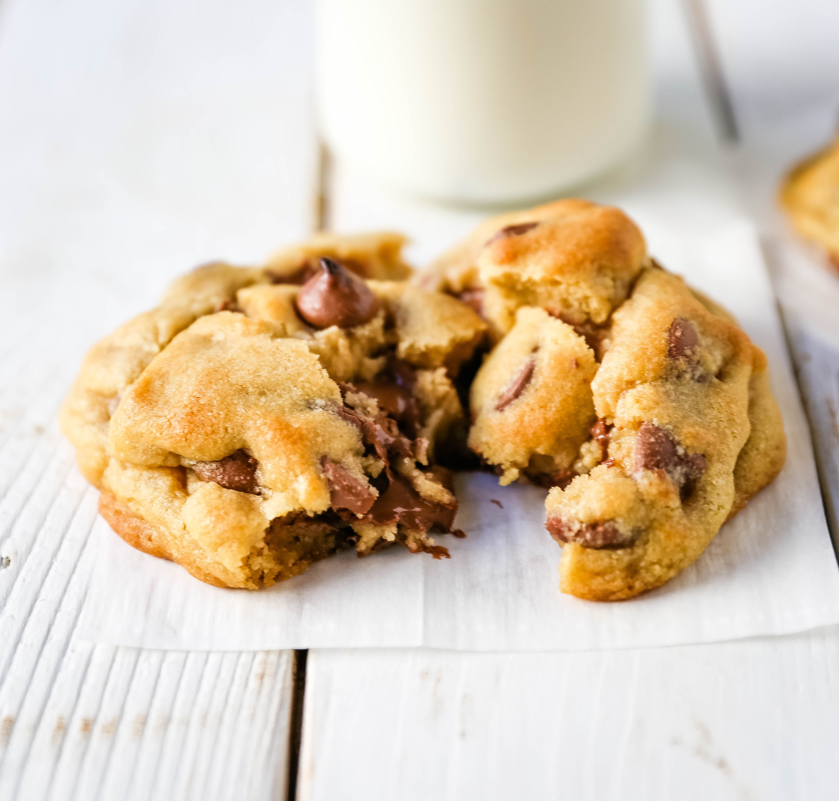 Crumbl Chocolate Chip Cookie Copycat Recipe The famous Crumbl Bakery copycat milk chocolate chip cookie recipe. This is one of the best bakery chocolate chip cookies! www.modernhoney.com #cookie #cookies #crumbl #crumblcookies #cookierecipe