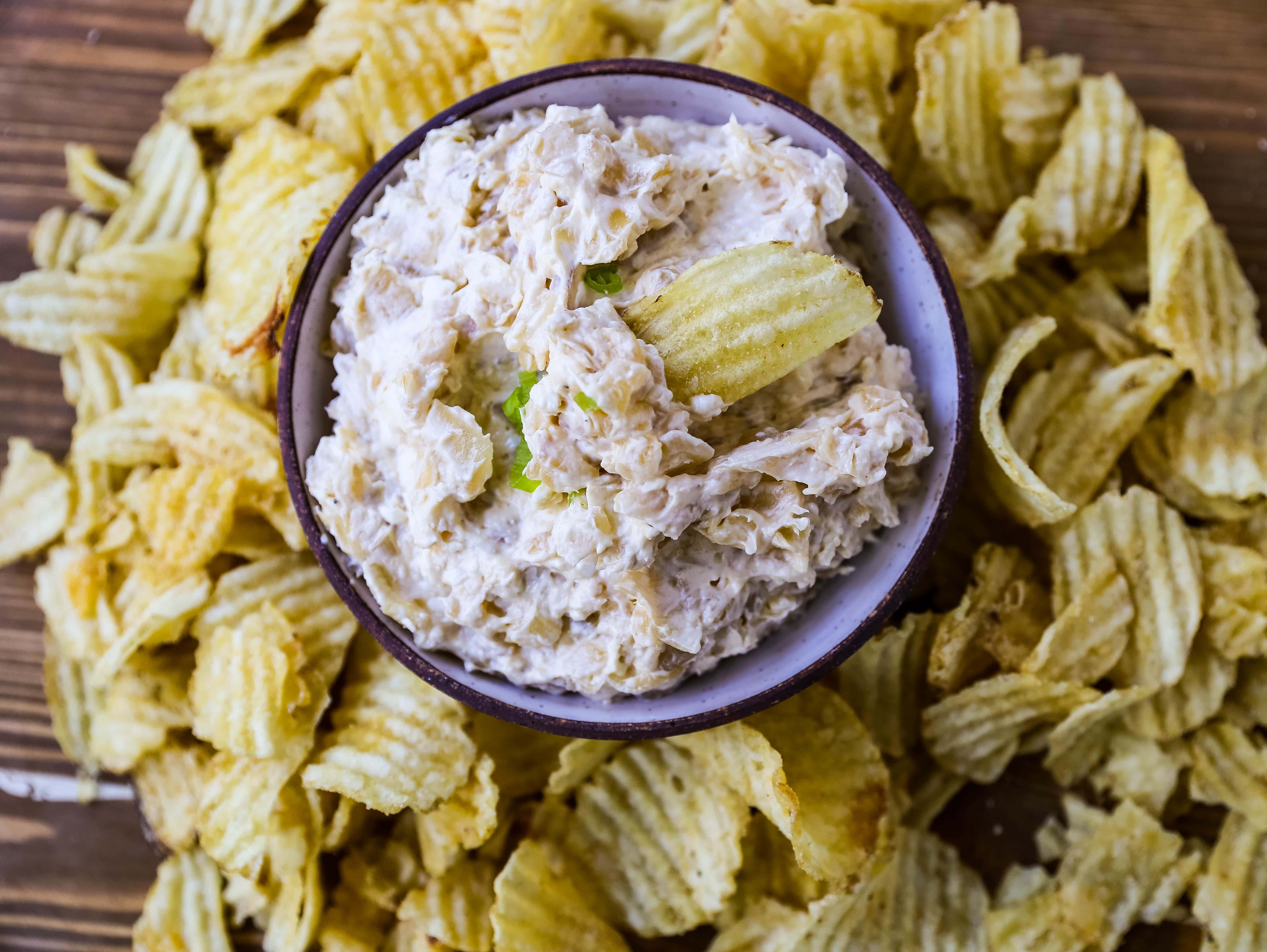 French Onion Dip Recipe The best homemade French onion dip made with caramelized onions, sour cream, mayo, and cream cheese. The perfect French onion dip recipe! www.modernhoney.com #frenchoniondip #frenchonion #dip #diprecipe #dips #appetizer