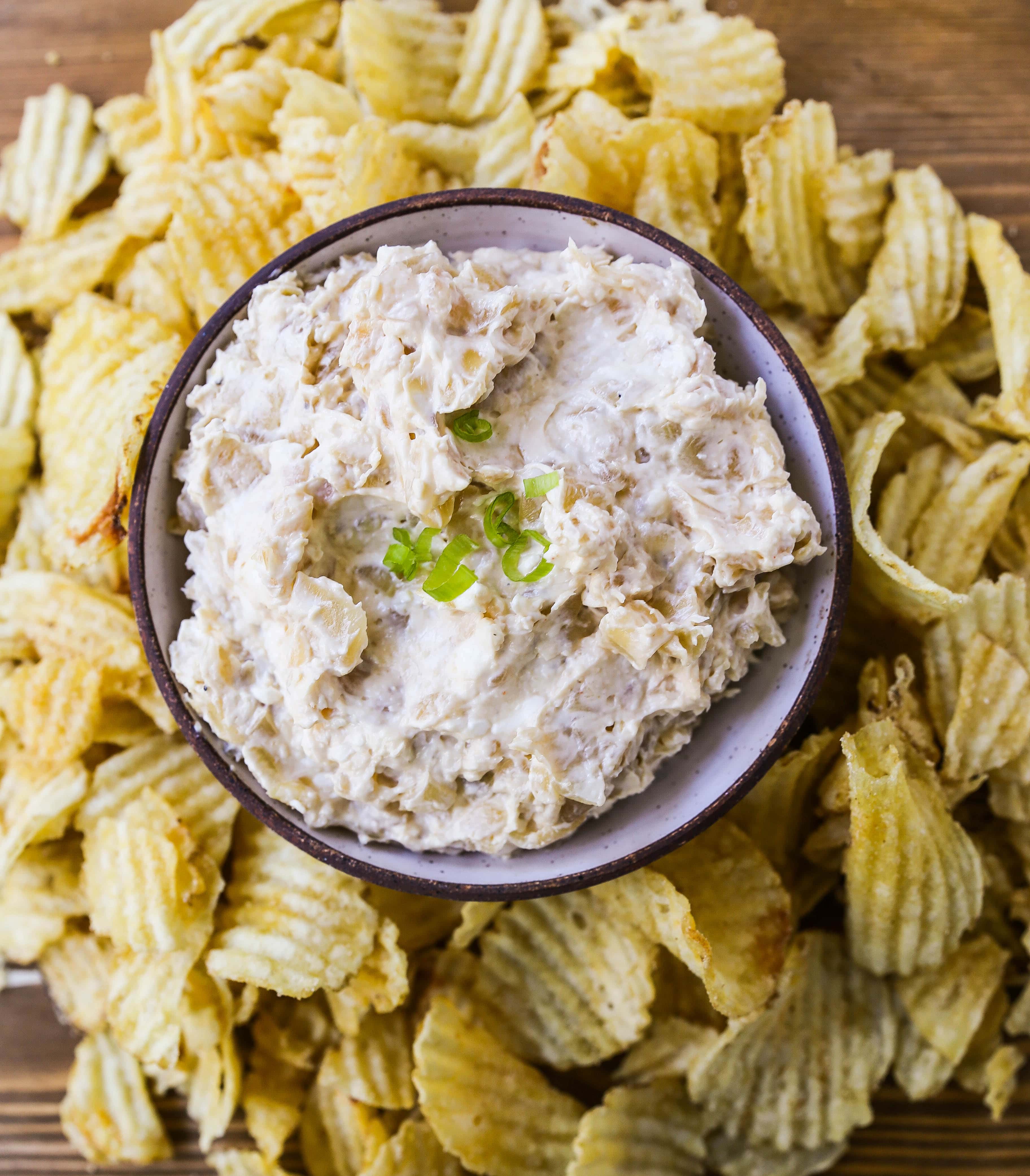 French Onion Dip Recipe The best homemade French onion dip made with caramelized onions, sour cream, mayo, and cream cheese. The perfect French onion dip recipe! www.modernhoney.com #frenchoniondip #frenchonion #dip #diprecipe #dips #appetizer