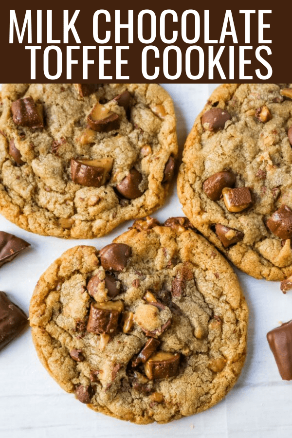 Milk Chocolate Toffee Cookies Buttery rich milk chocolate chip cookies with milk chocolate covered toffee pieces. You are going to fall in love with these browned butter milk chocolate chip toffee cookies! www.modernhoney.com #toffeecookies #milkchocolatetoffeecookies #saucepancookies 