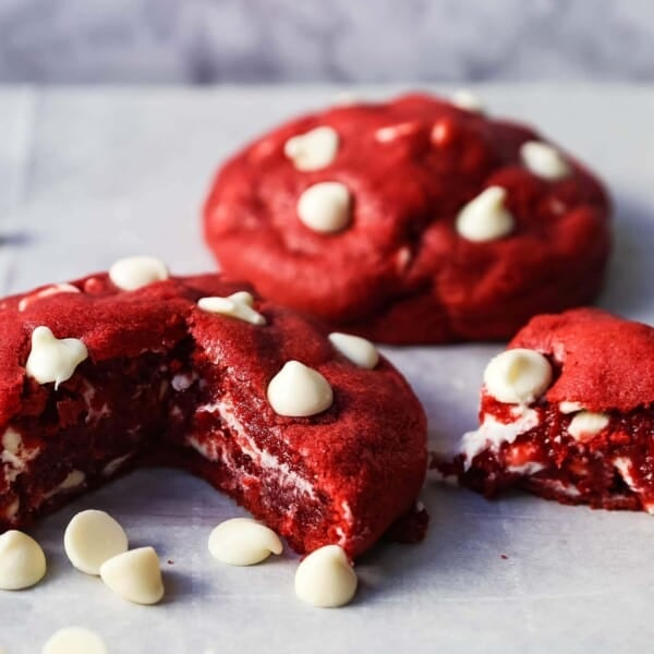 Red Velvet Cookies. Soft chewy famous Red Velvet Cookies with sweet white chocolate chips. www.modernhoney.com #redvelvet #redvelvetcookies #cookies #4thofJuly