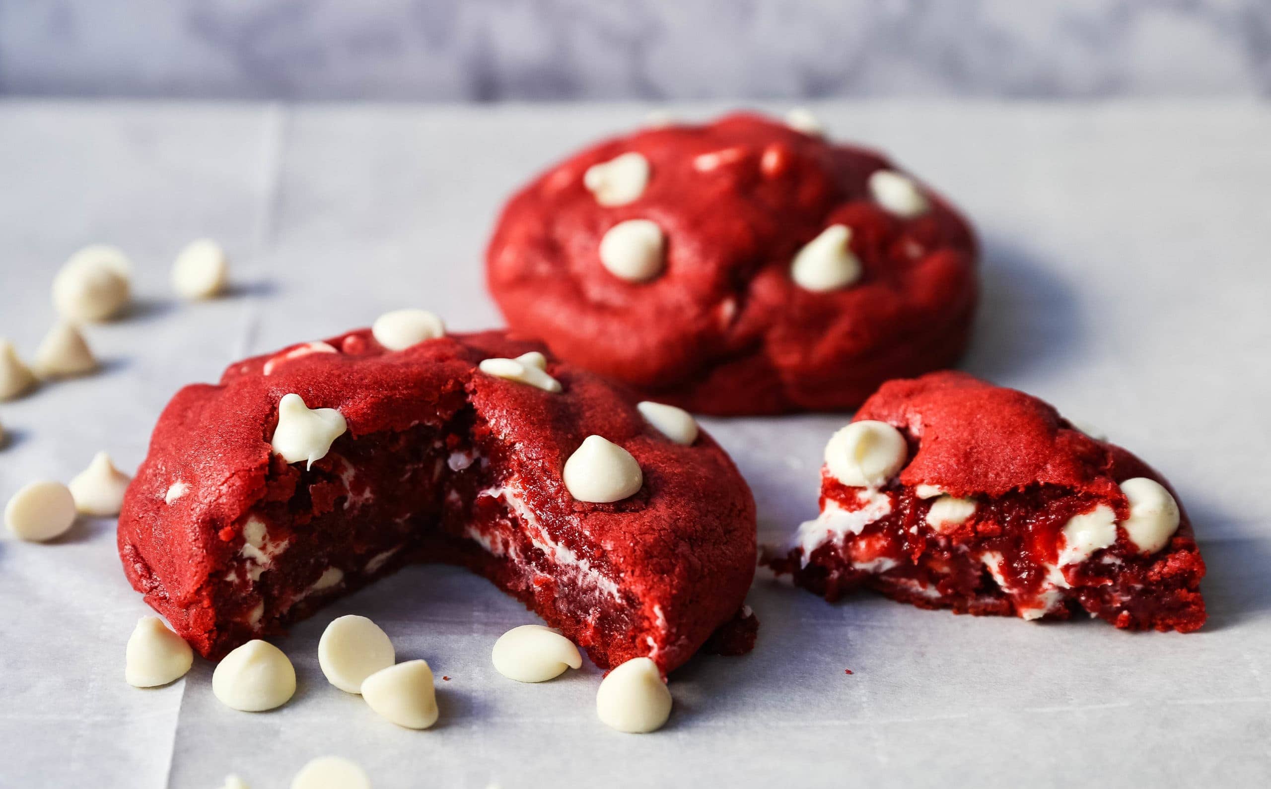Red Velvet Cookies. Soft chewy famous Red Velvet Cookies with sweet white chocolate chips. www.modernhoney.com #redvelvet #redvelvetcookies #cookies #4thofJuly