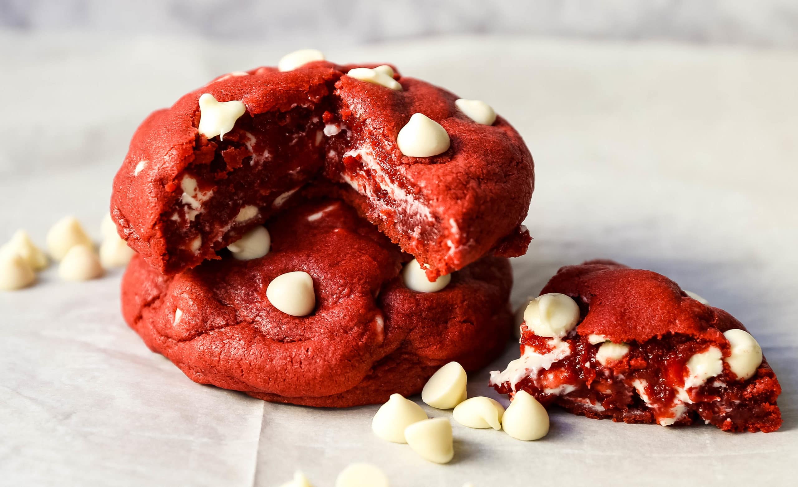 Red Velvet Cookies. Soft chewy famous Red Velvet Cookies with sweet white chocolate chips. www.modernhoney.com #redvelvet #redvelvetcookies #cookies #4thofJuly