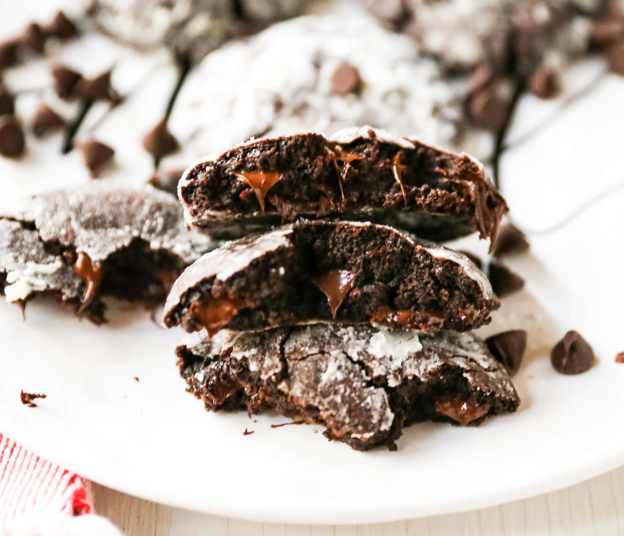 Chocolate Crinkle Cookies Soft, chewy, rich, fudgy chocolate cookies rolled into two types of sugar and baked until the edges crinkle. www.modernhoney.com #chocolatecookies #chocolatecrinklecookies #crinklecookies #christmascookies