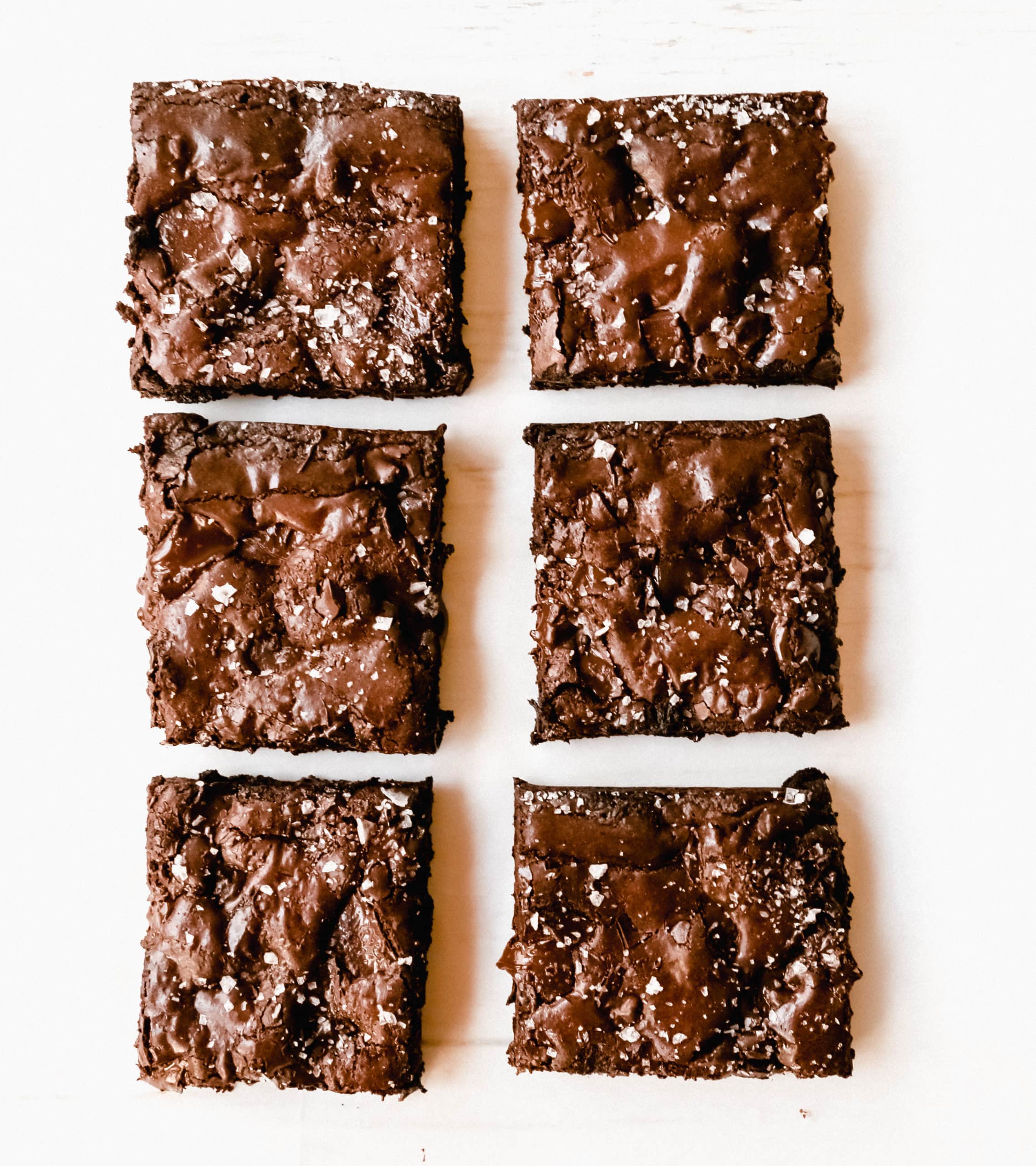 One Bowl Fudgy Chocolate Brownies How to make the easiest and quickest rich, decadent, fudgy, homemade chocolate brownies. These homemade brownies will knock your socks off! www.modernhoney.com #brownie #brownies #chocolate #chocolatebrownies
