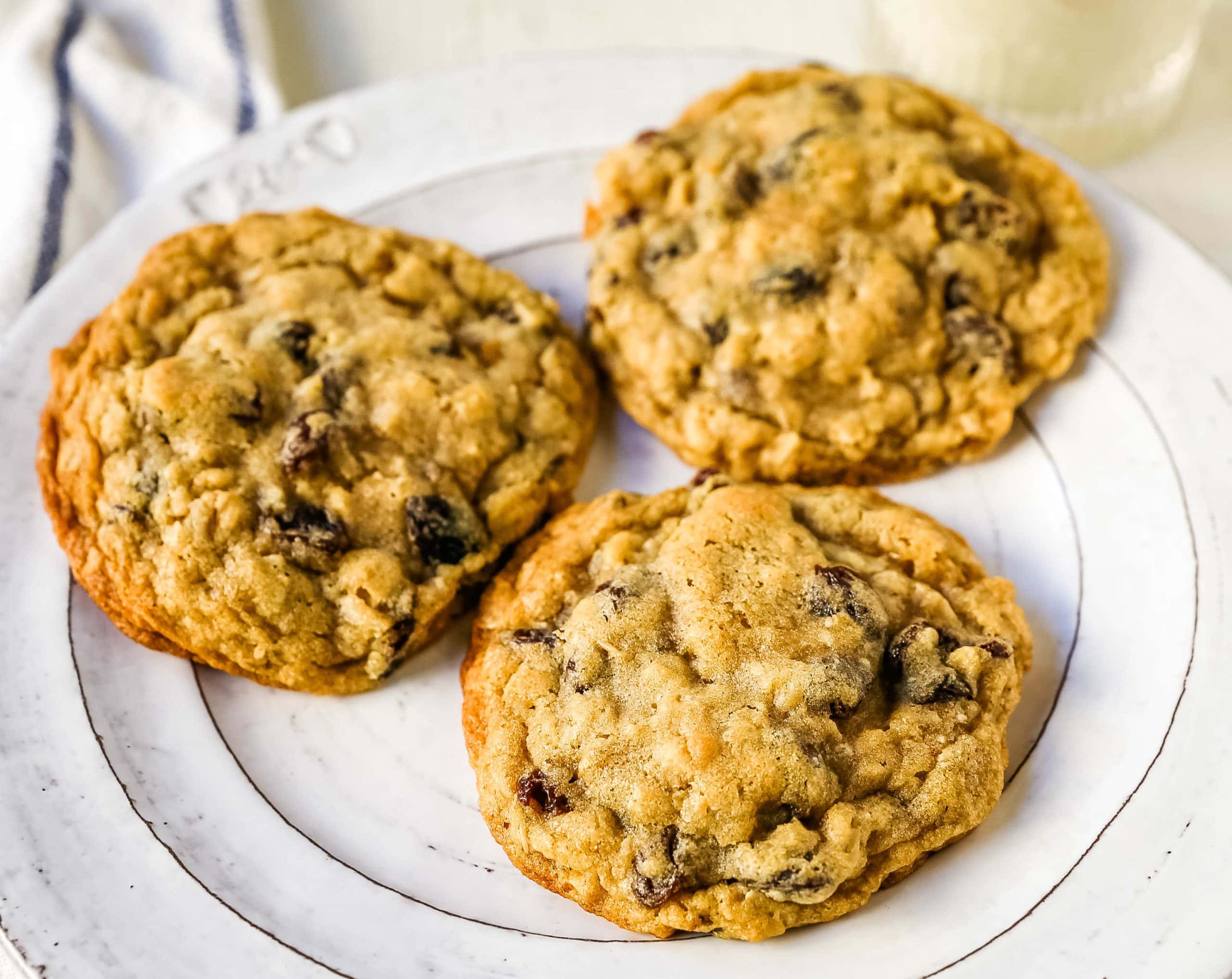 The Best Oatmeal Raisin Cookies These soft, chewy oatmeal cookies with plump raisins are the best oatmeal cookie recipe on the planet. www.modernhoney.com #oatmealraisincookies #oatmealcookies #oatmealraisincookie #cookies 