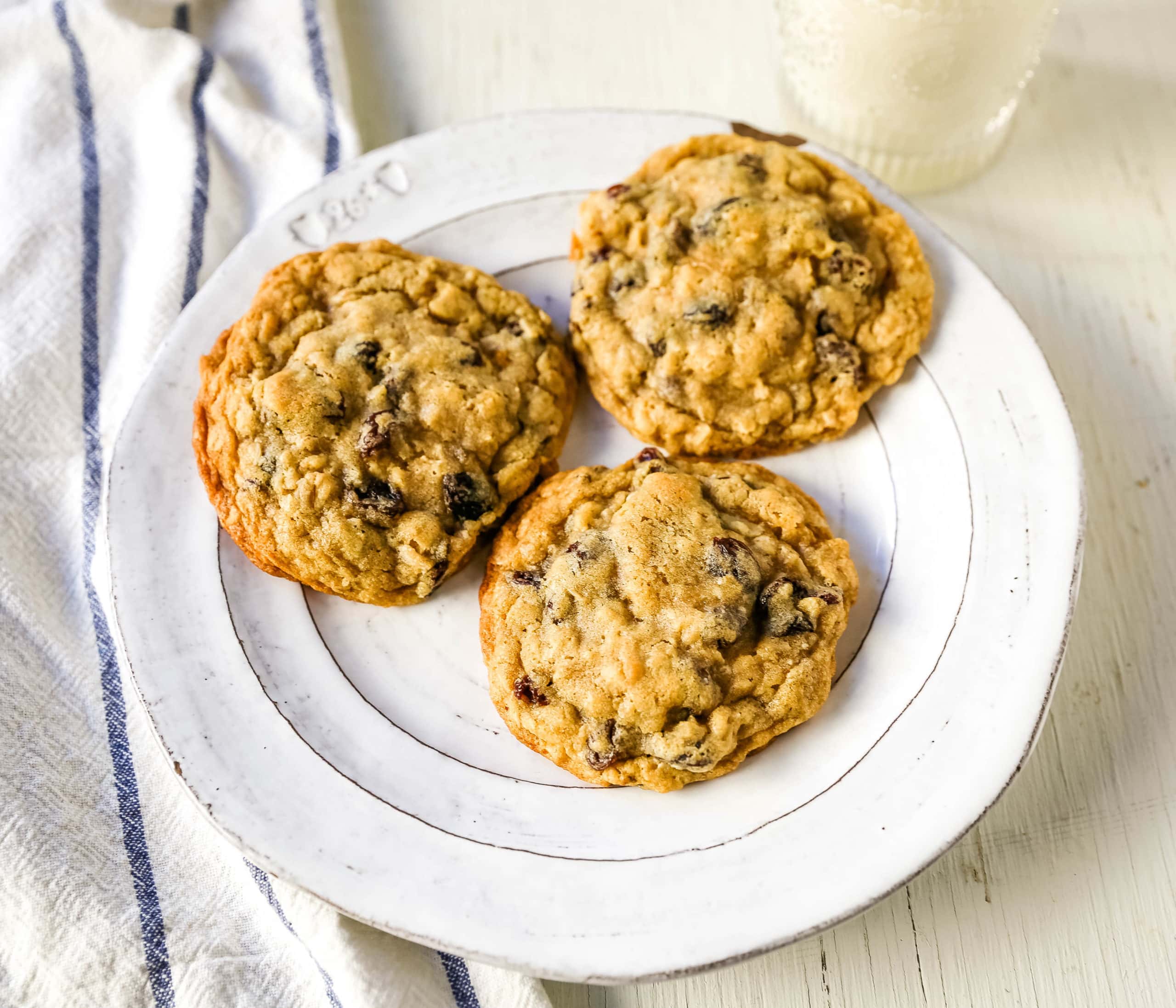 The Best Oatmeal Raisin Cookies These soft, chewy oatmeal cookies with plump raisins are the best oatmeal cookie recipe on the planet. www.modernhoney.com #oatmealraisincookies #oatmealcookies #oatmealraisincookie #cookies 