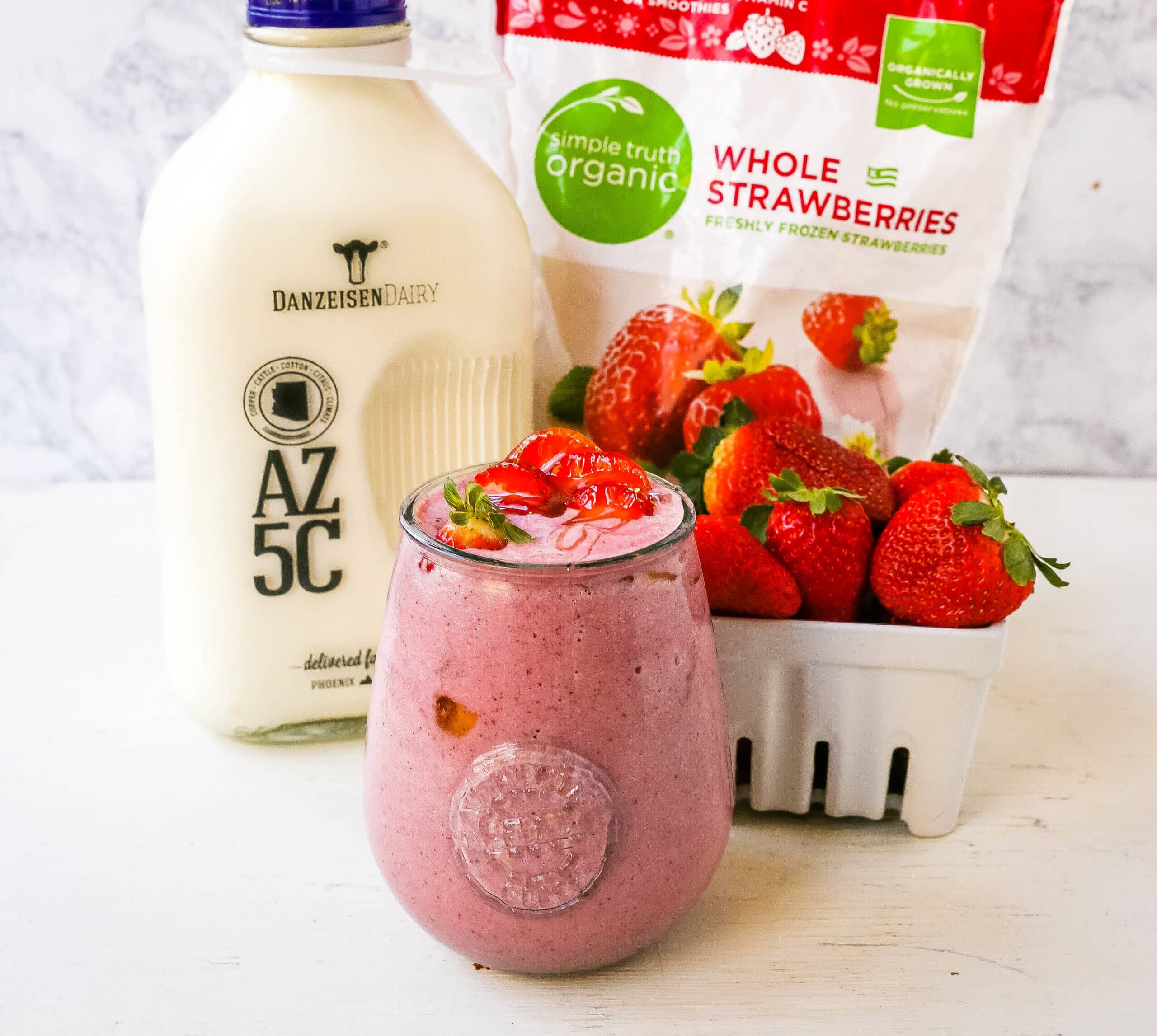 Strawberry Banana Smoothie. Creamy strawberry banana smoothie made with strawberries, bananas, your favorite type of milk, honey, and almond butter (if you want it extra rich and creamy). www.modernhoney.com #smoothie #smoothies #strawberrysmoothie