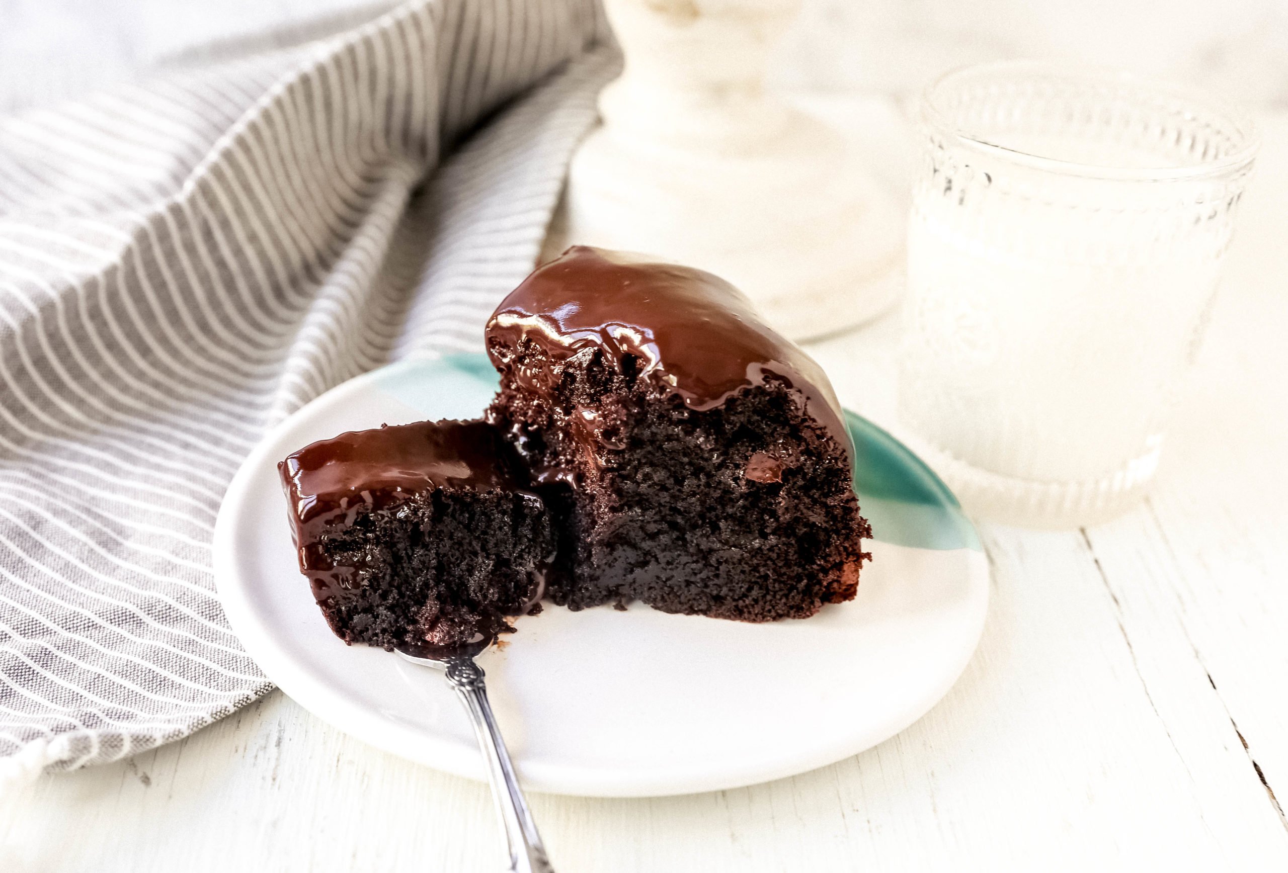 The Best Chocolate Bundt Cake Moist, decadent, rich chocolate bundt cake with a silky chocolate glaze. How to make the perfect chocolate bundt cake recipe! #chocolate #bundtcake #chocolatebundtcake #chocolatecake #cake