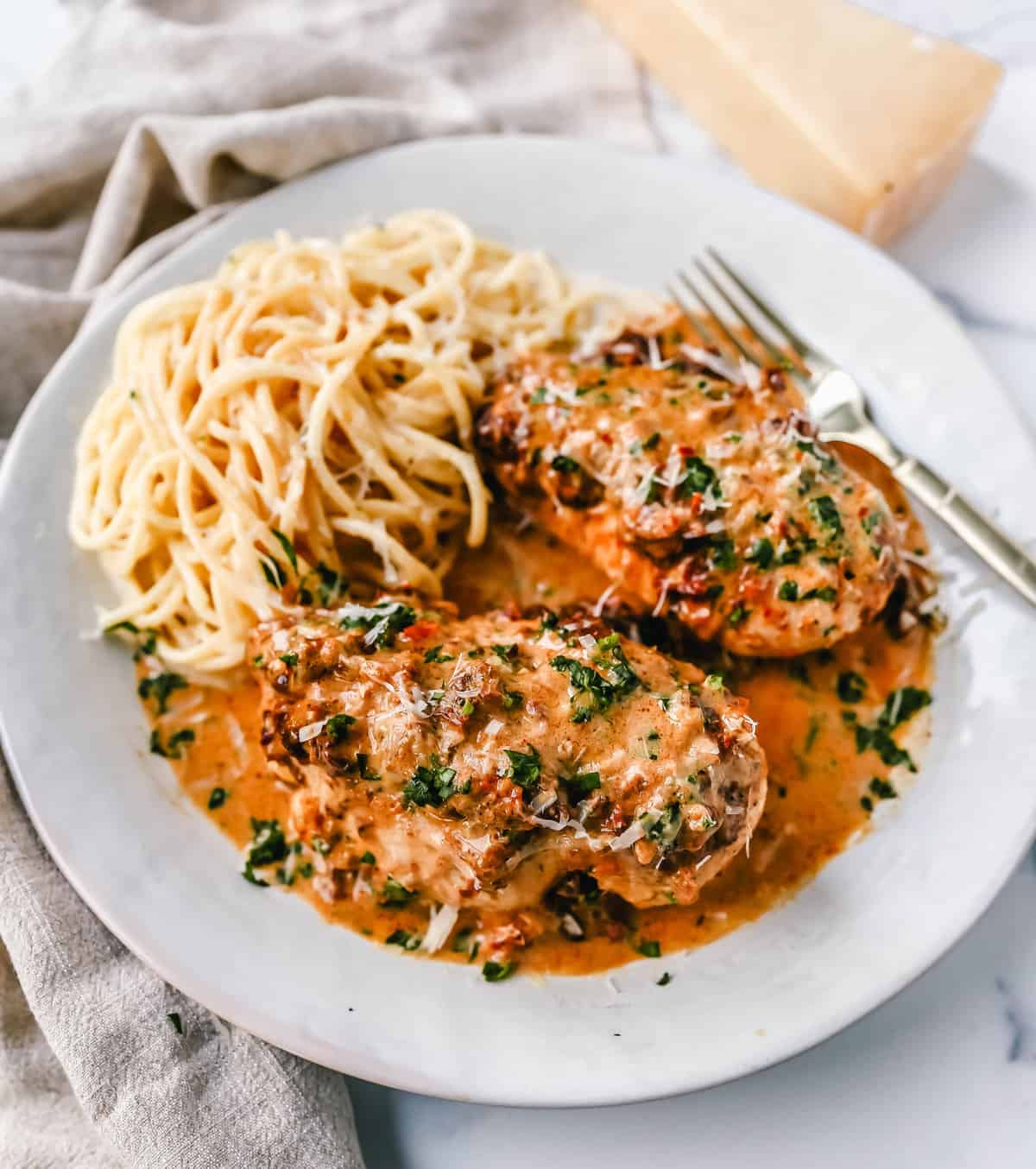 Marry Me Chicken Recipe. The Best Marry Me Chicken Recipe with all 5-Star Ratings. Easy skillet chicken recipe. Sauteed chicken in a creamy sundried tomato basil cream sauce. This "Marry Me" Chicken is famous for good reason!