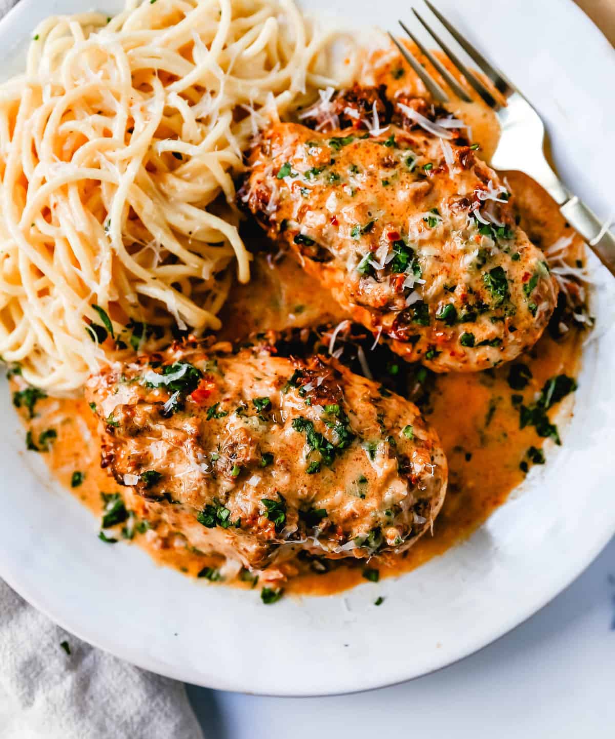 Marry Me Chicken Recipe. The Best Marry Me Chicken Recipe with all 5-Star Ratings. Easy skillet chicken recipe. Sauteed chicken in a creamy sundried tomato basil cream sauce. This "Marry Me" Chicken is famous for good reason!