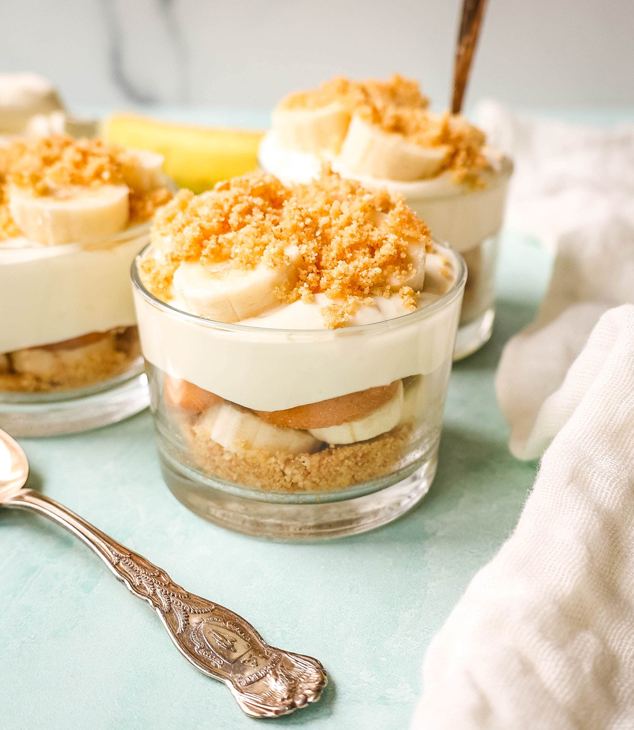 The Famous Magnolia Bakery Banana Pudding is the best banana pudding recipe ever! This iconic NYC Bakery is known for its banana pudding and I am sharing their famous banana pudding recipe with you!