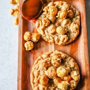 Caramel Popcorn Cookies are made with brown sugar cookie dough with chewy, crunchy, caramel popcorn pieces all throughout the cookie. If you love caramel, you are going to love these Caramel Corn Cookies!