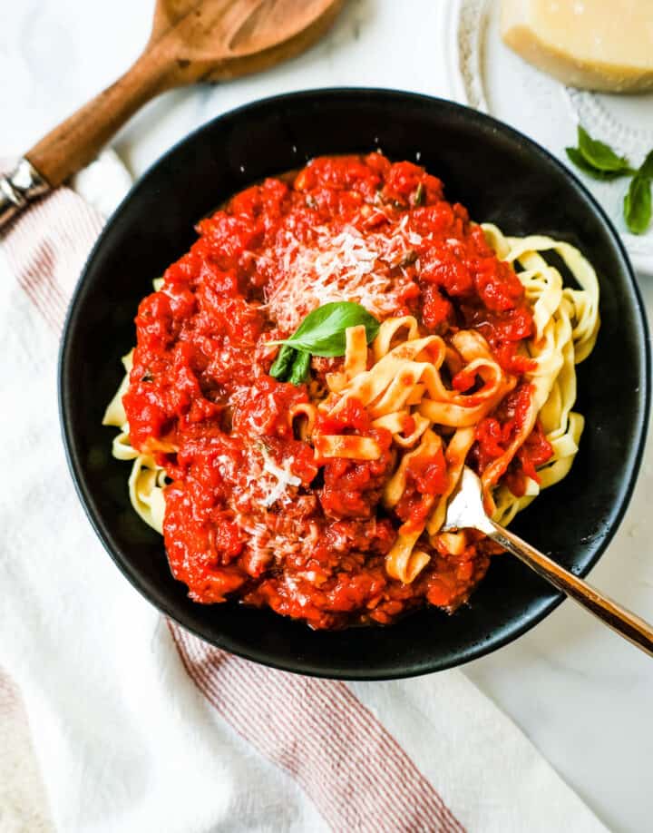 Homemade Marinara Sauce with Pasta. This Marinara Sauce is the best tomato sauce recipe! This San Marzano Tomato Sauce is made with extra-virgin olive oil, garlic, San Marzano canned tomatoes, tomato paste, fresh herbs, and spices. This homemade marinara sauce simmers for hours to create the most robust and flavorful easy marinara sauce.