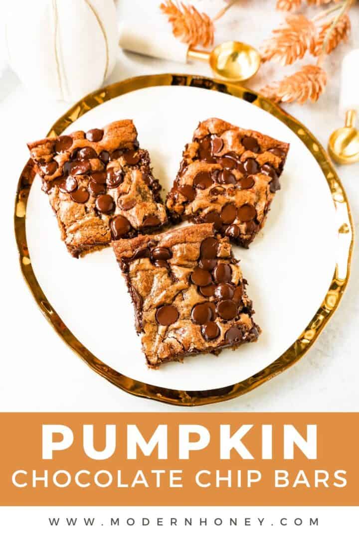 Pumpkin Chocolate Chip Bars are moist, chewy pumpkin spiced bars with chocolate chips. These pumpkin chocolate chip blondies are soft and chewy and perfect for Fall.