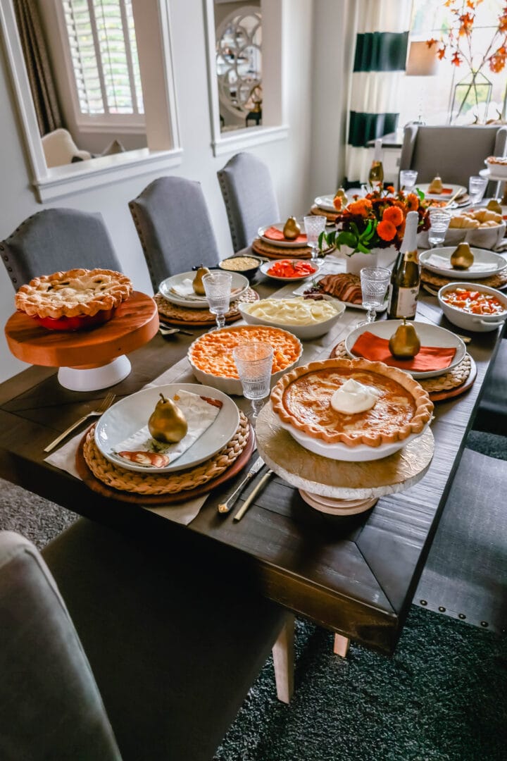 Here are 40 Friendsgiving Ideas on how to create the perfect Friendsgiving Dinner Party. The best Friendsgiving menu plus tips for making a beautiful table and how to plan it.