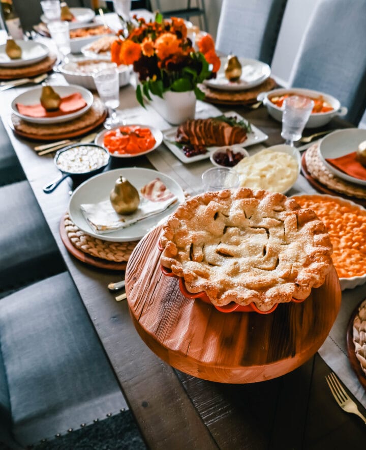 Here are 40 Friendsgiving Ideas on how to create the perfect Friendsgiving Dinner Party. The best Friendsgiving menu plus tips for making a beautiful table and how to plan it.