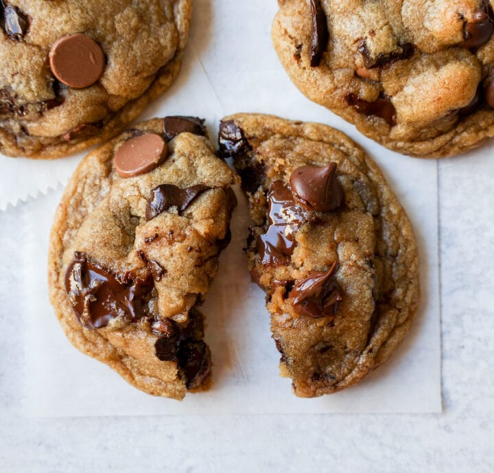 How to make the perfect homemade chocolate chip cookies. Tips and tricks from an expert cookie baker for making the best chocolate chip cookies!