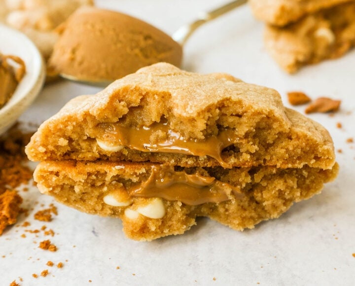 These Biscoff Cookies are filled with Biscoff cookie butter and white chocolate chips. You will love these soft, chewy cookies stuffed with caramelized cookie butter spread. 