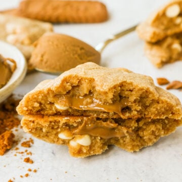 These Biscoff Cookies are filled with Biscoff cookie butter and white chocolate chips. You will love these soft, chewy cookies stuffed with caramelized cookie butter spread. 