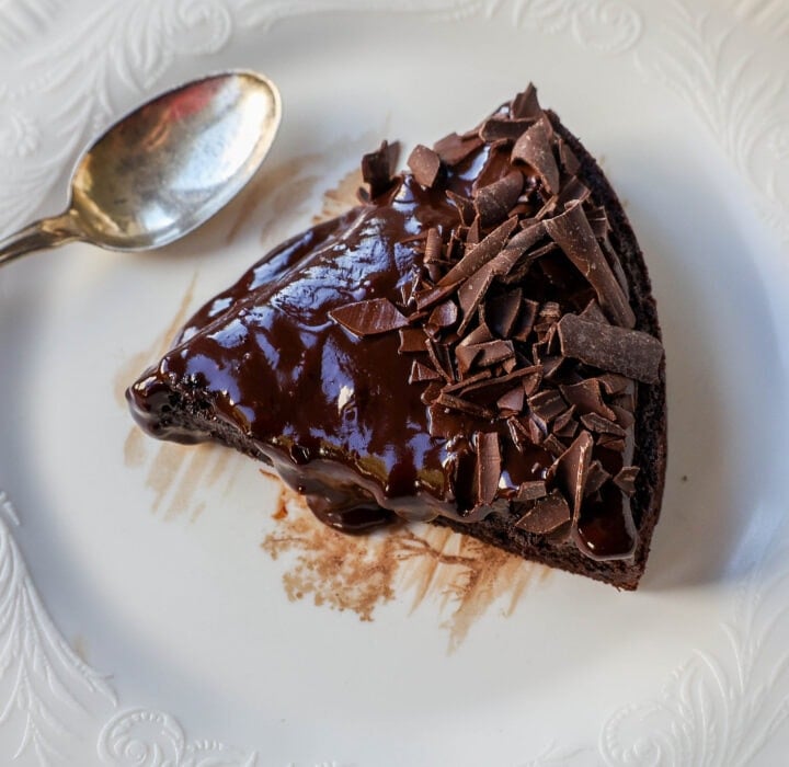 Rich decadent flourless chocolate cake recipe with chocolate ganache. This chocolate cake is a chocolate lover's dream! This naturally gluten-free chocolate cake is flour free and is so decadent!