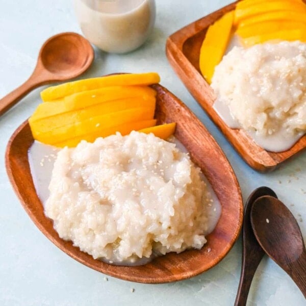 Quick, easy, and perfectly sweet homemade sticky rice with fresh mango. How to make this famous Thai mango sticky rice dessert with simple ingredients.