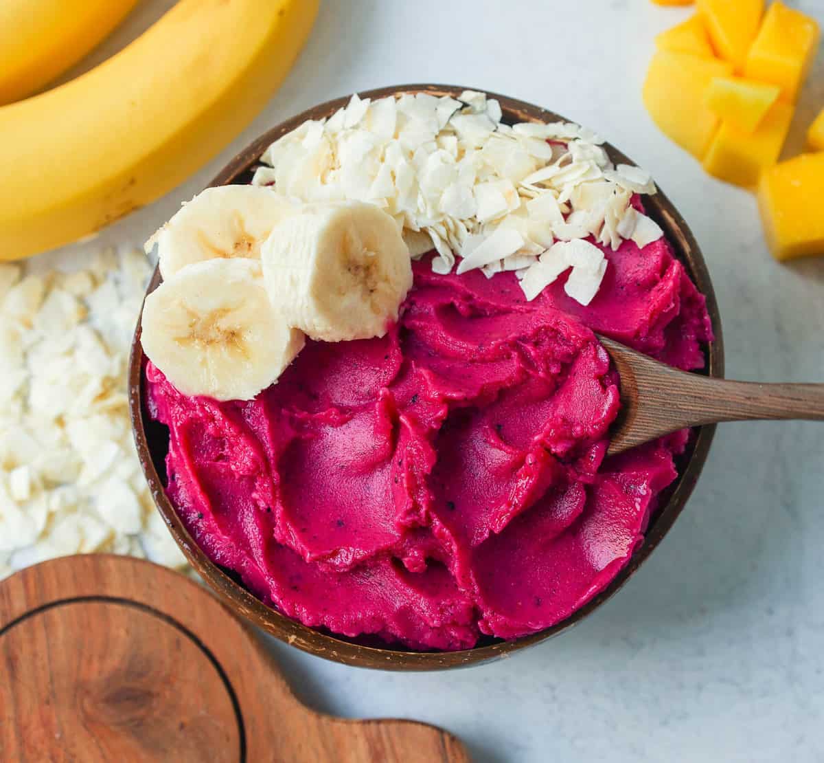 Pitaya Dragonfruit Smoothie Bowl. Dragon fruit (pitaya) smoothie bowls are a creamy frozen blend of tropical fruits topped with granolas, seeds, and other toppings that will give you healthy energy throughout the day. 