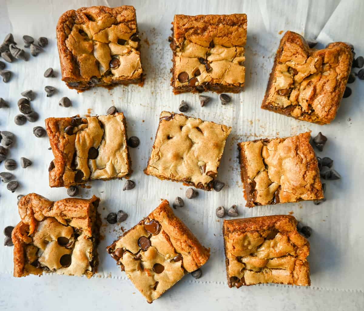 The Best Chocolate Chip Blondies Recipe Ever! How to make chewy, soft blondies from scratch. This is the most delicious and easiest chocolate chip blondie recipe.