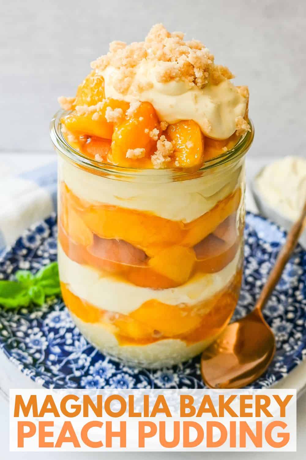 This summer dessert is made with fresh peaches in a creamy vanilla pudding and whipped cream with Nilla wafers and a buttery crumble topping. This Magnolia Bakery Peach Crisp Pudding will be your favorite no-bake summer dessert recipe. It is like banana pudding but even better!