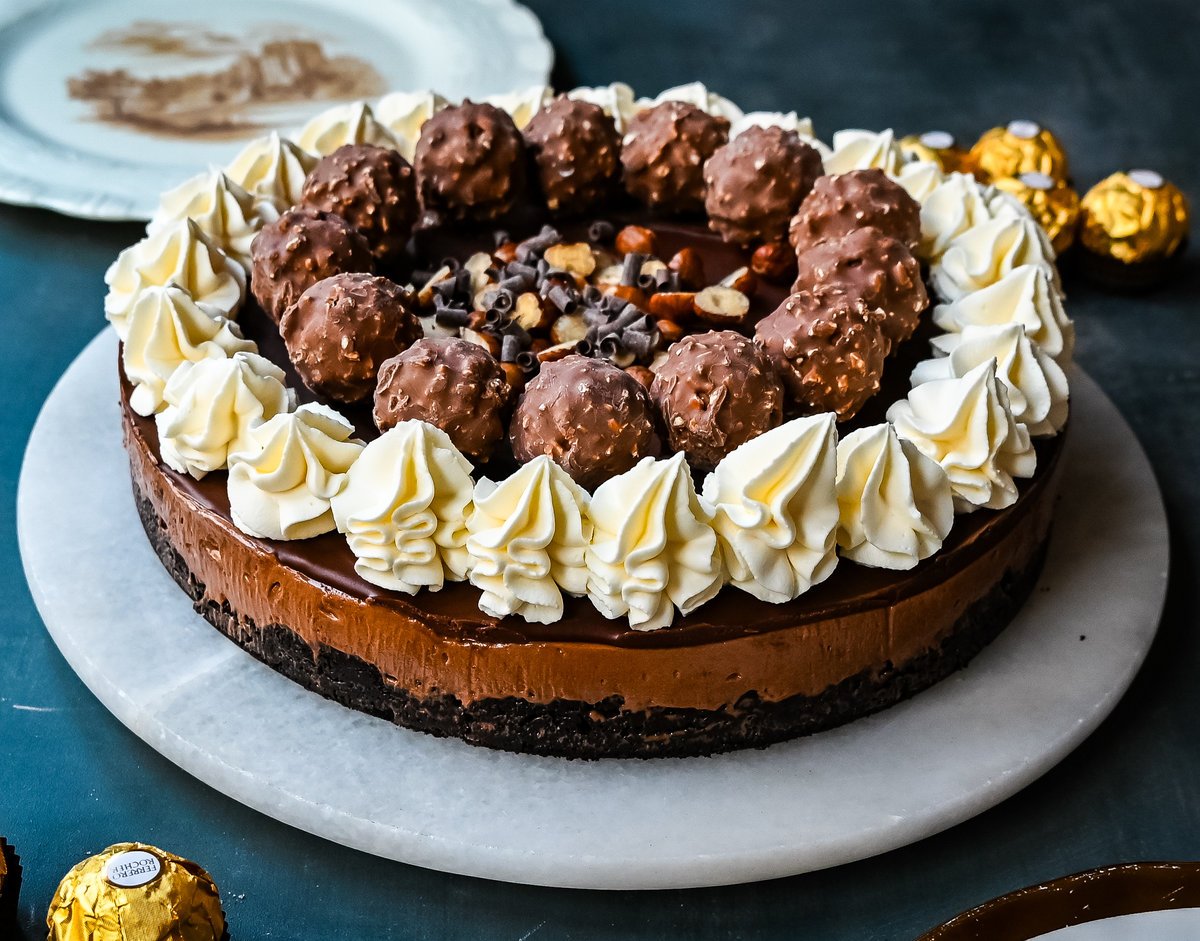 Easy No-Bake Chocolate Nutella Cream Pie with an Oreo cookie crust. This creamy Nutella pie is so decadent and delicious!