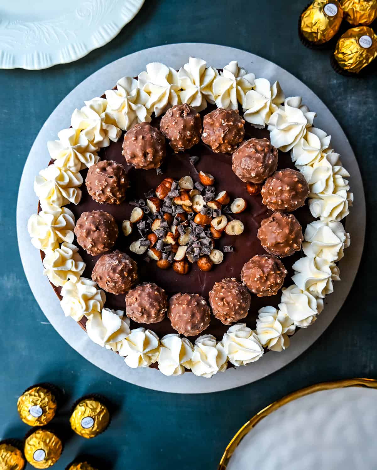 Easy No-Bake Chocolate Nutella Cream Pie with an Oreo cookie crust. This creamy Nutella pie is so decadent and delicious!