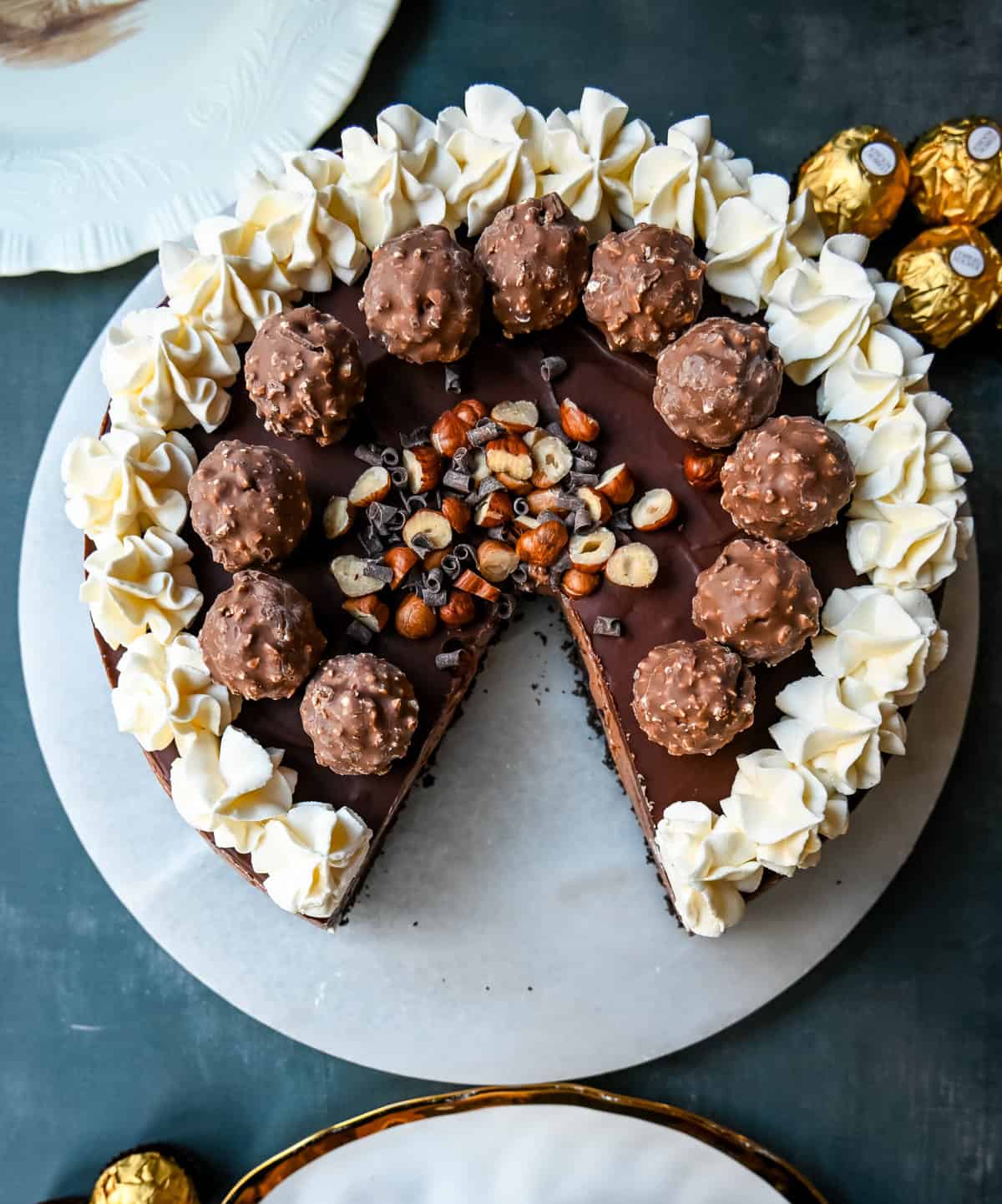 Easy No-Bake Chocolate Nutella Cream Pie with an Oreo cookie crust. This creamy Nutella pie is so decadent and delicious!