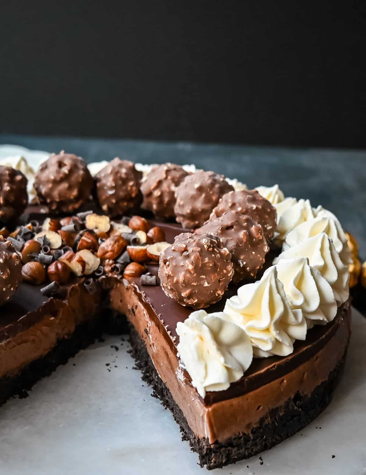 Easy No-Bake Chocolate Nutella Cream Pie with an Oreo cookie crust. This creamy Nutella pie is so decadent and delicious!