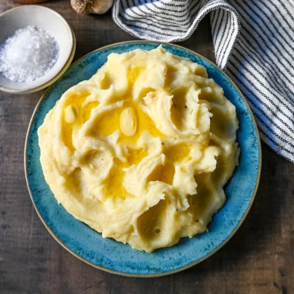 Parmesan Roasted Garlic Mashed Potatoes. Creamy mashed potatoes with roasted garlic and freshly grated parmesan cheese. These flavorful roasted garlic mashed potatoes are such a delicious side dish.