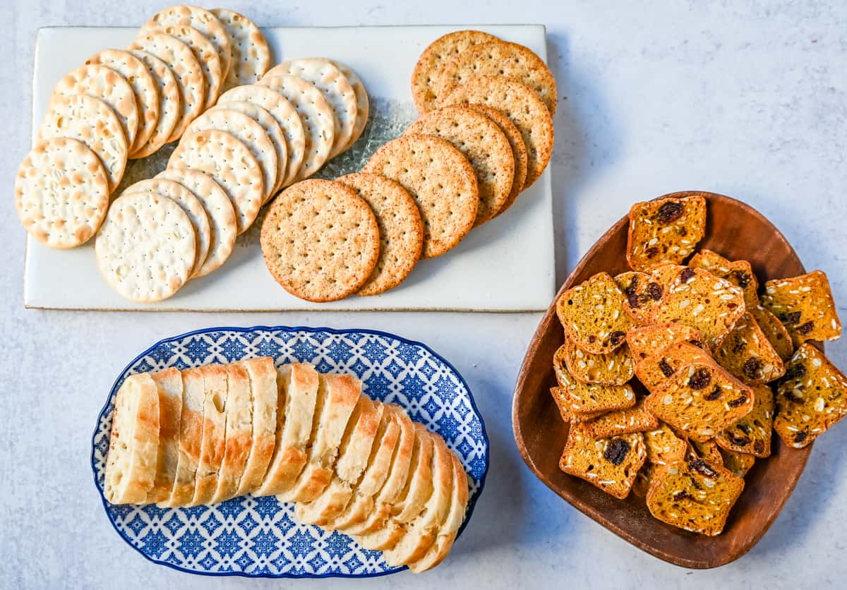 Crackers and Bread for charcuterie board. What crackers to put on charcuterie board.