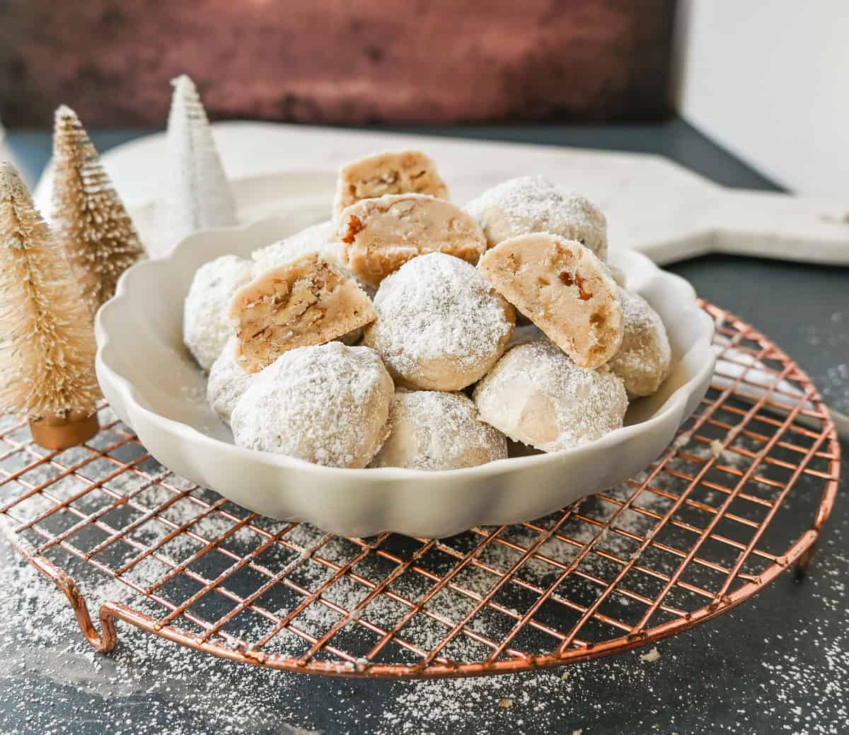 Mexican Wedding Cookies (Snowball Cookies). These buttery, nutty, Mexican wedding cookies are so easy to make and call for only 5 ingredients. These melt-in-your-mouth cookies are perfect to make during the holidays and everyone loves them. The perfect Christmas cookie recipe. 