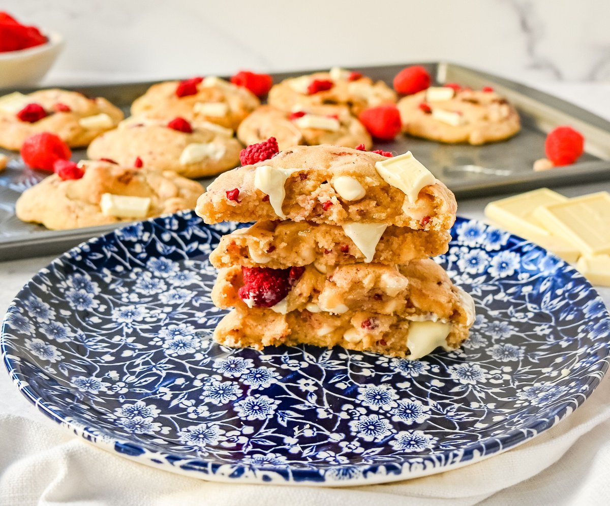 White Chocolate Raspberry Cookies. Soft and chewy raspberry white chocolate cookies made with freeze dried raspberries and creamy white chocolate. These are the best bakery-style white chocolate raspberry cookies!